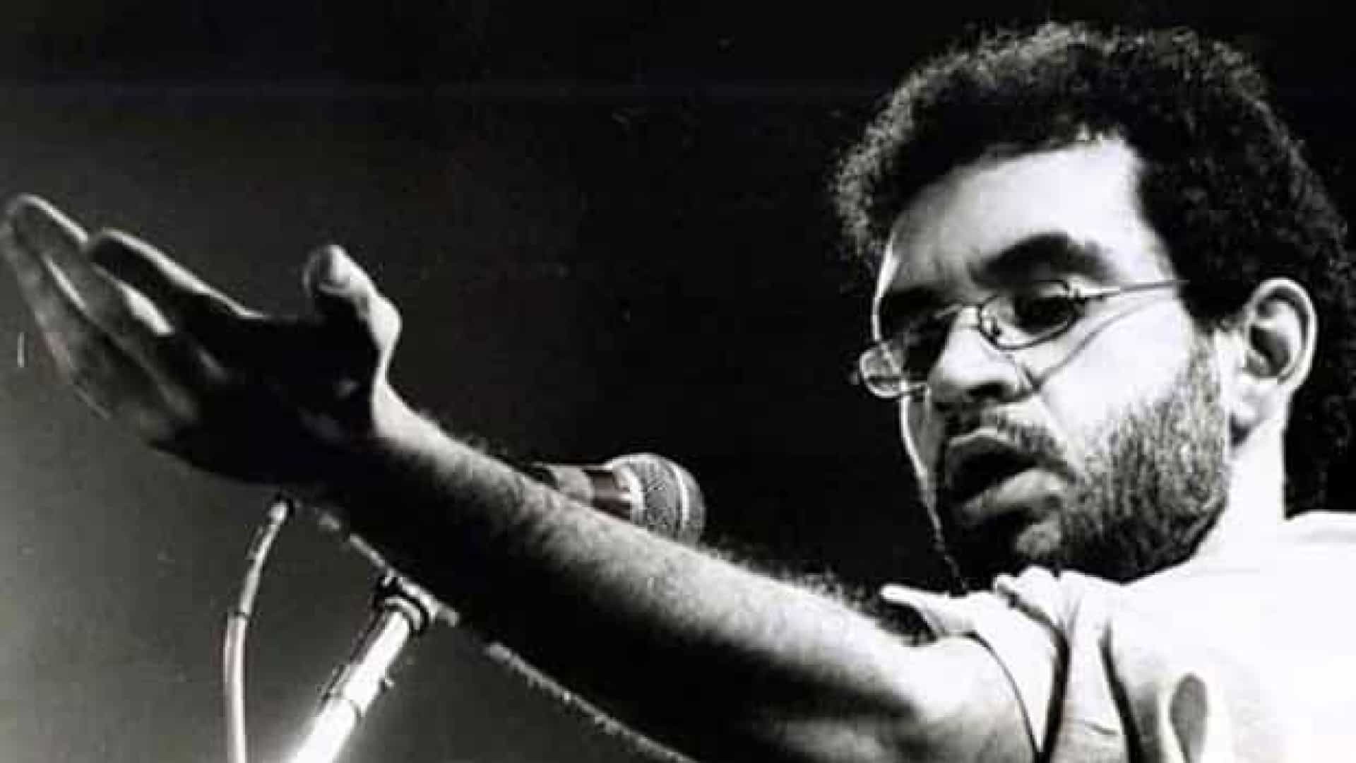 Polícia faz busca por músicas inéditas de Renato Russo no Rio Notícias