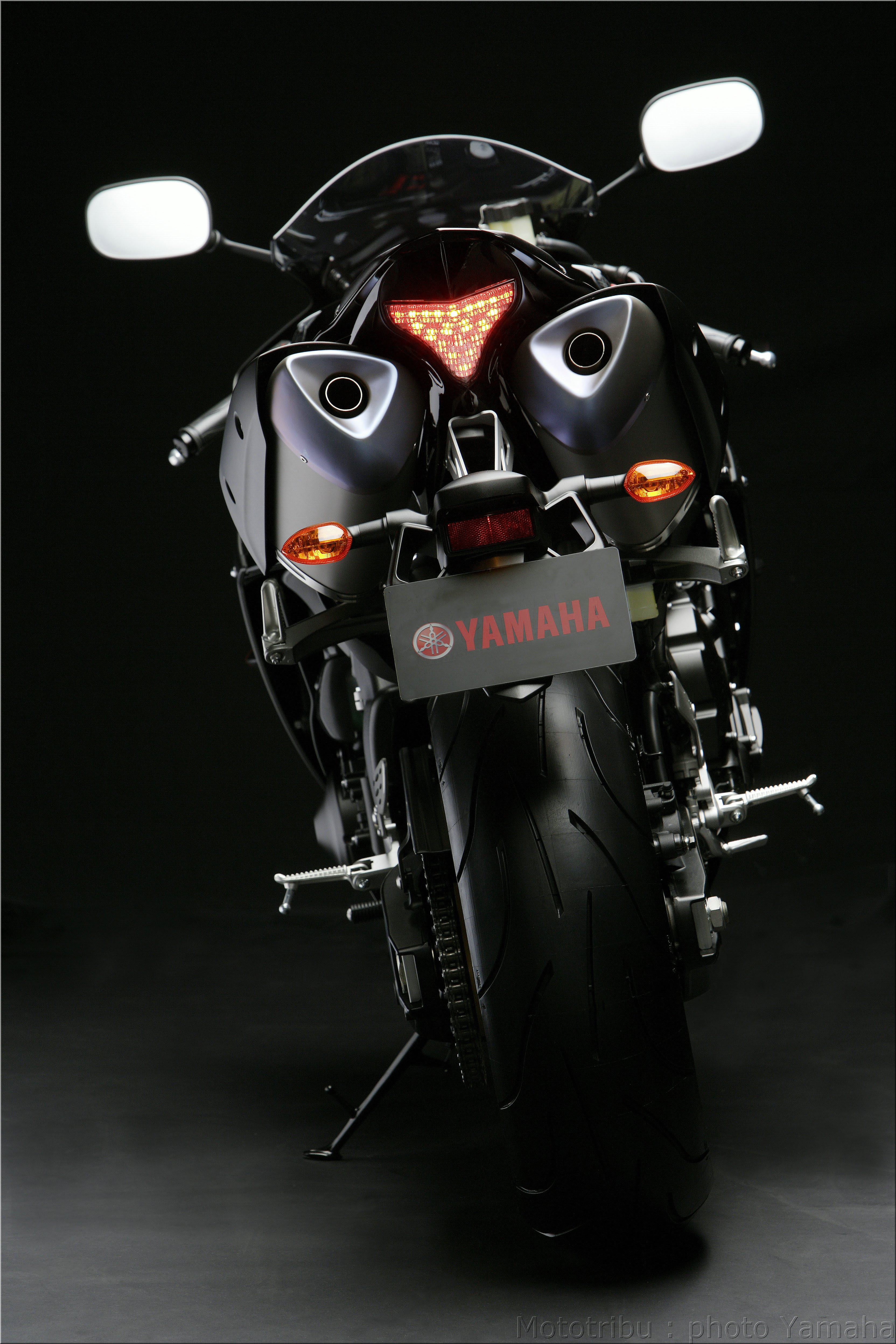 iPhone Wallpaper Yamaha R1