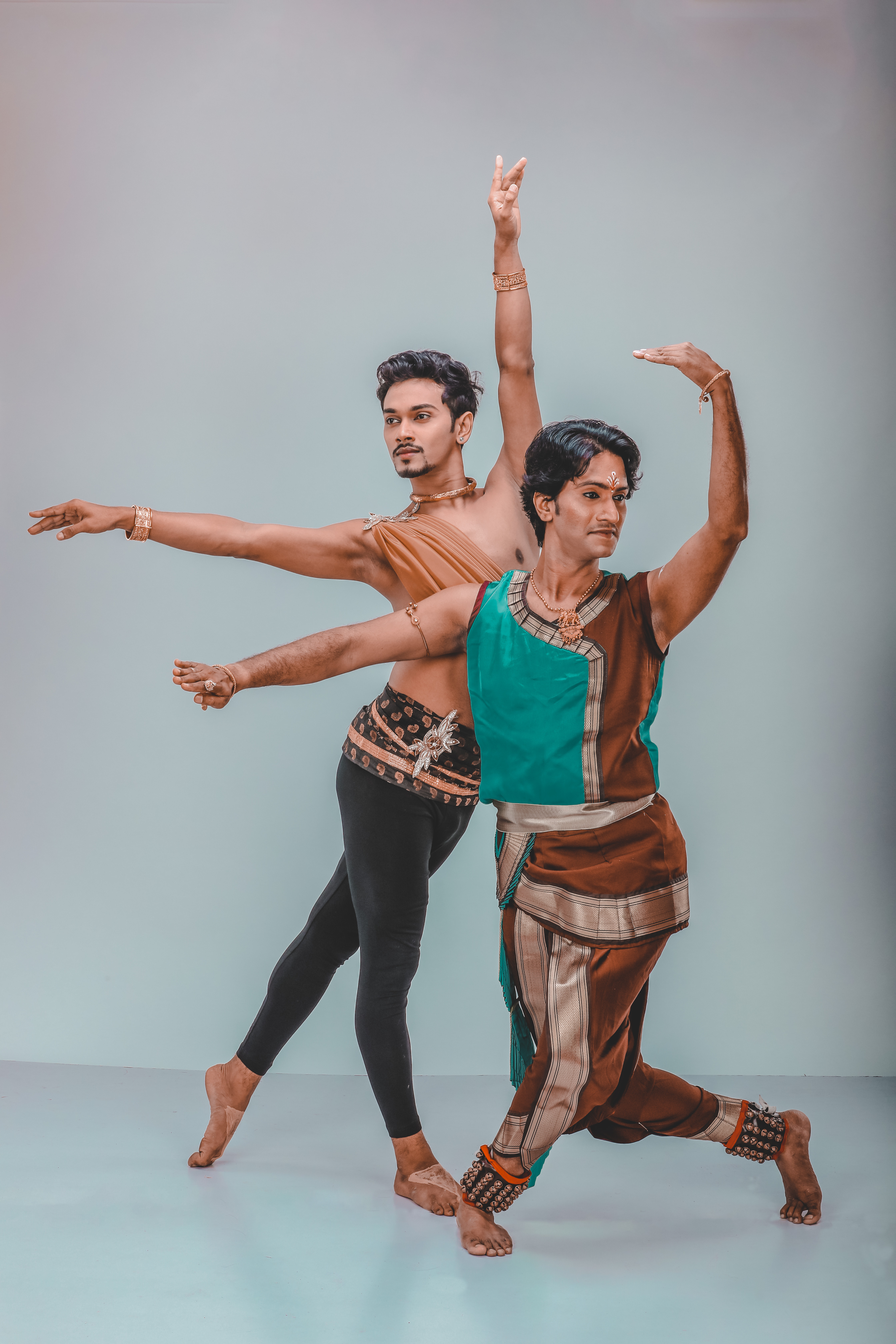 Two Dancing Men · Free