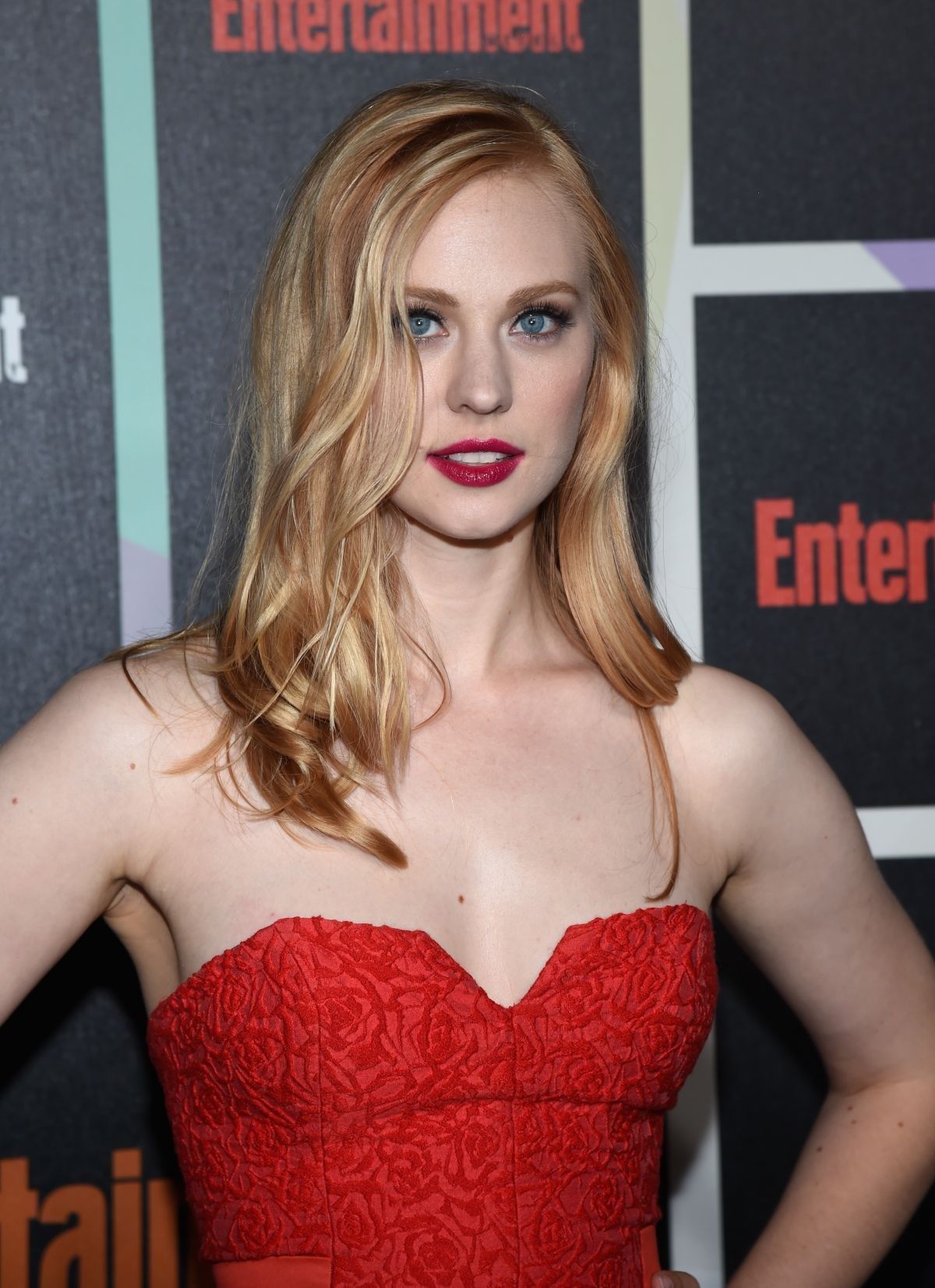 deborah ann woll iphone wallpaper. Deborah ann woll, Deborah ann woll hot, Celebrities