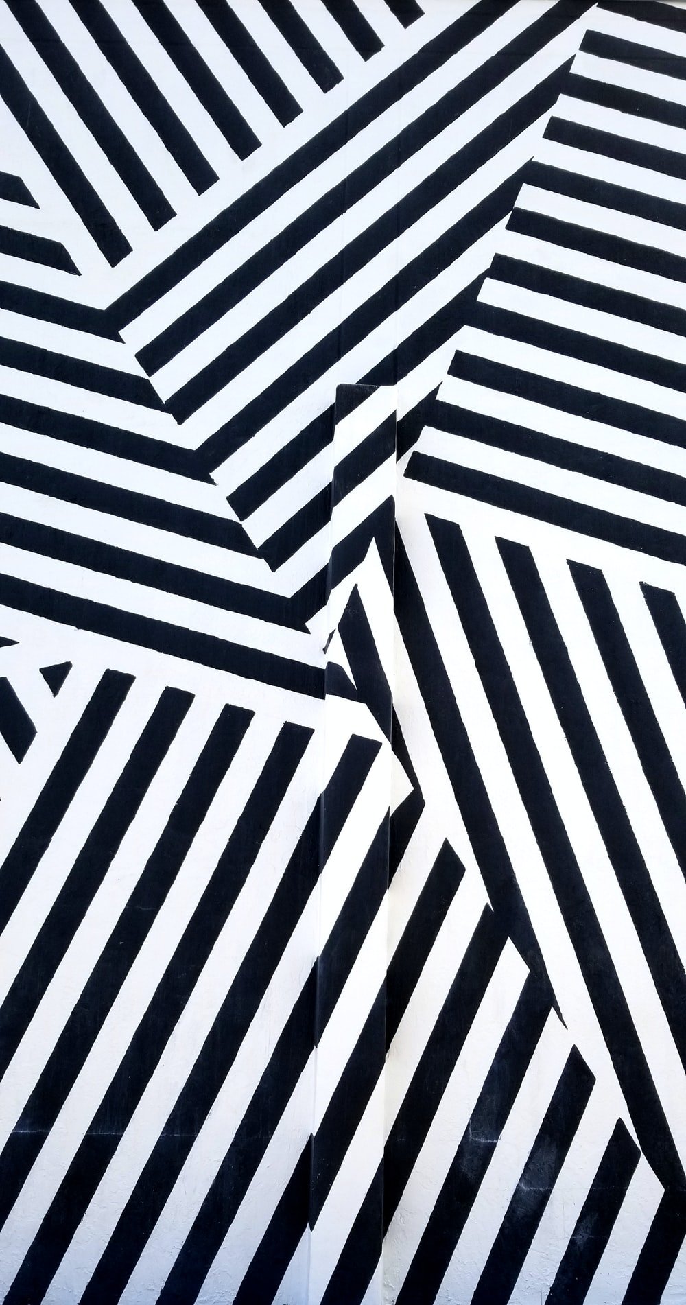 black and white stripe wallpaper photo