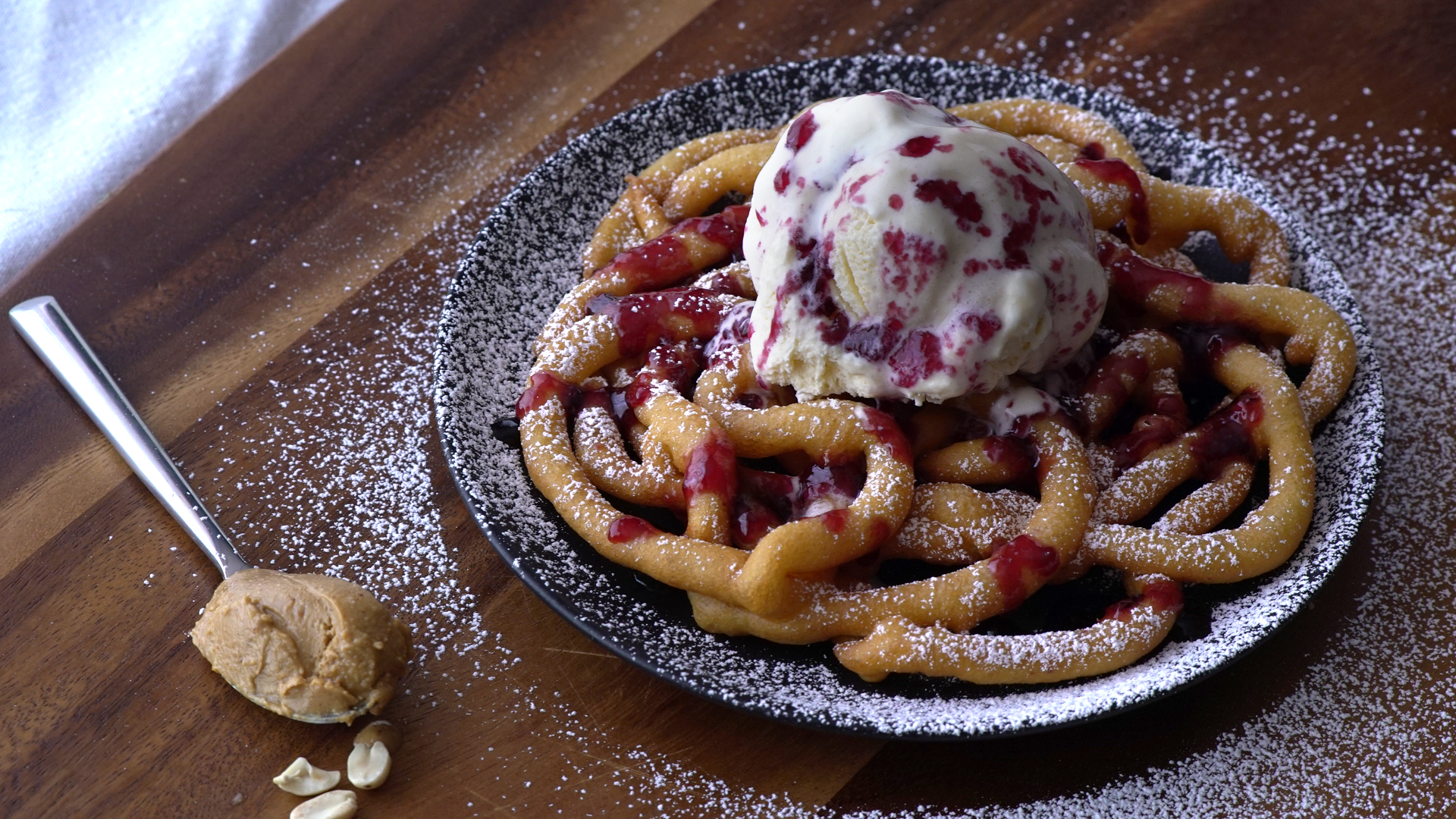 Funnel cakes clifton hill