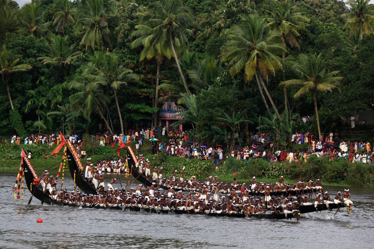 Sharell Cook Guide to #Kerala Snake Boat Races: #Monsoon and #Onam Festival Fun