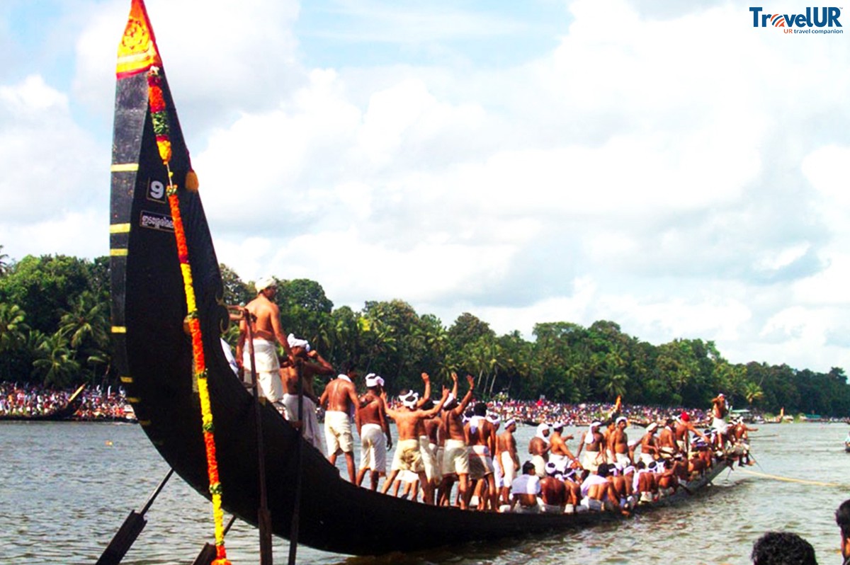 THRILLING AND ADVENTURE FILLED ARANMULA SNAKE BOAT RACE