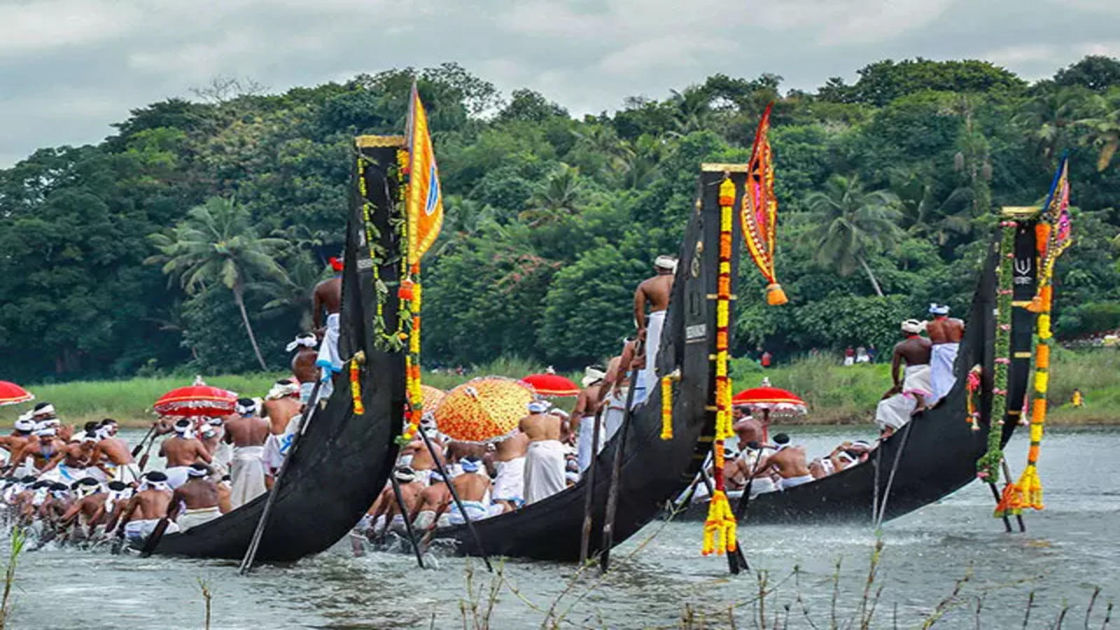 Watch: Vallam Kali, Kerala's Traditional Boat Race Held Symbolically With Just Three Snake Boats Due To The Covid 19 Situation In The State Economic Times Video