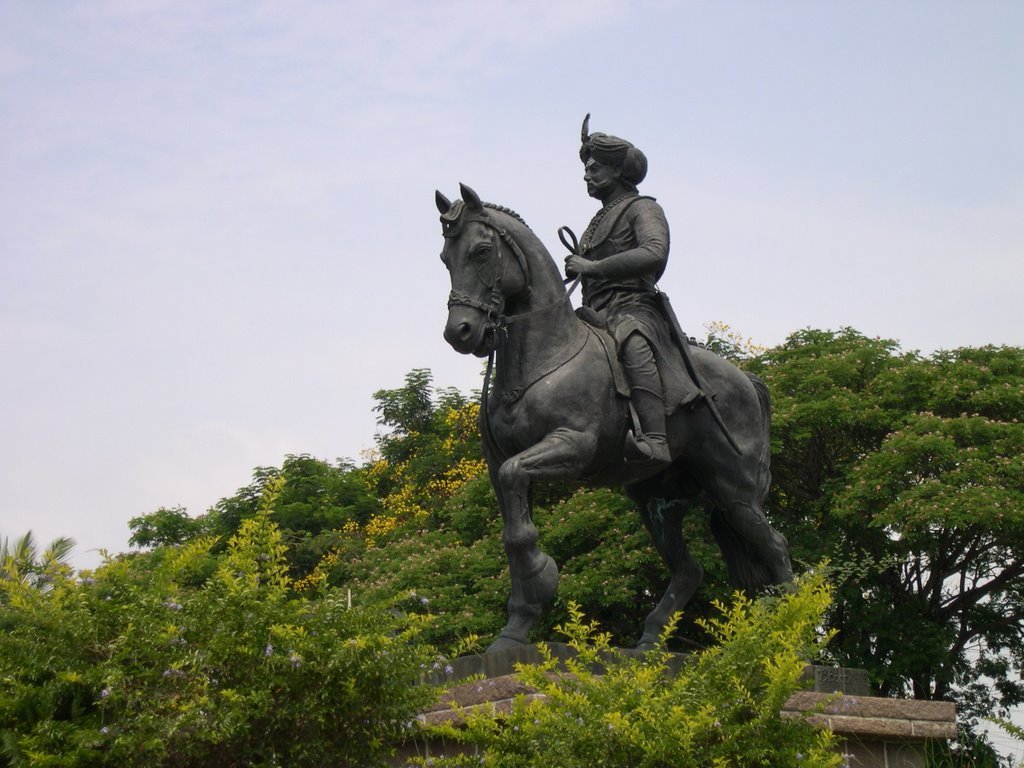 Statue of Veera Madakari Nayaka V chieftain of Chitradurga