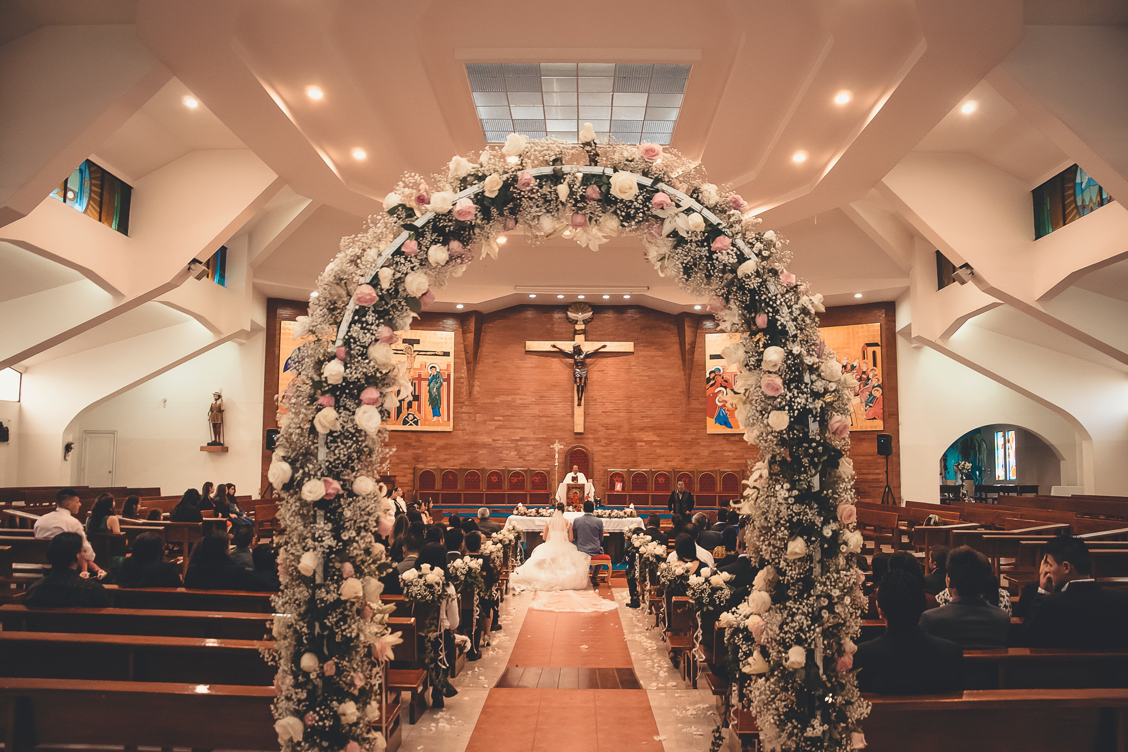 Bride and Groom Inside the Church With Wedding Setup · Free