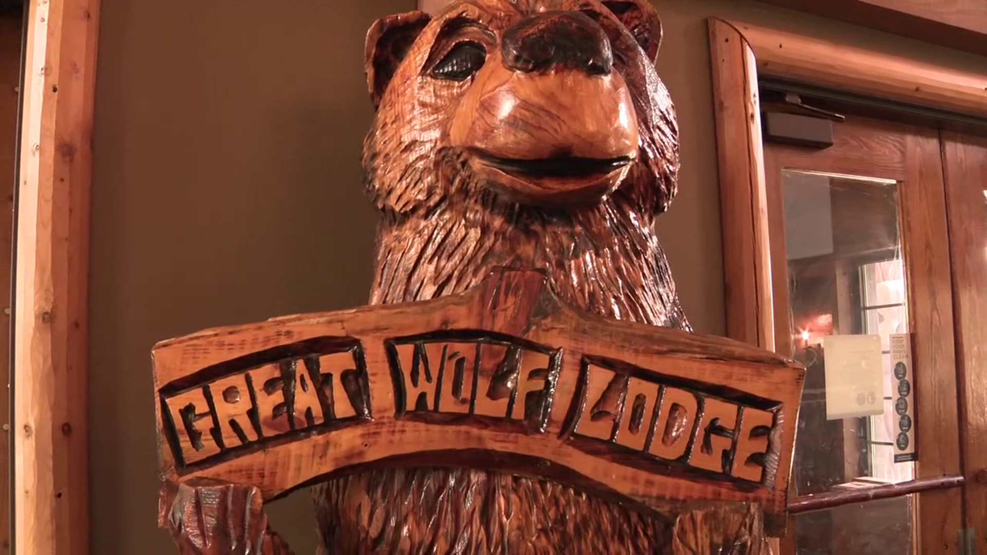 Masks stay on at Great Wolf Lodge