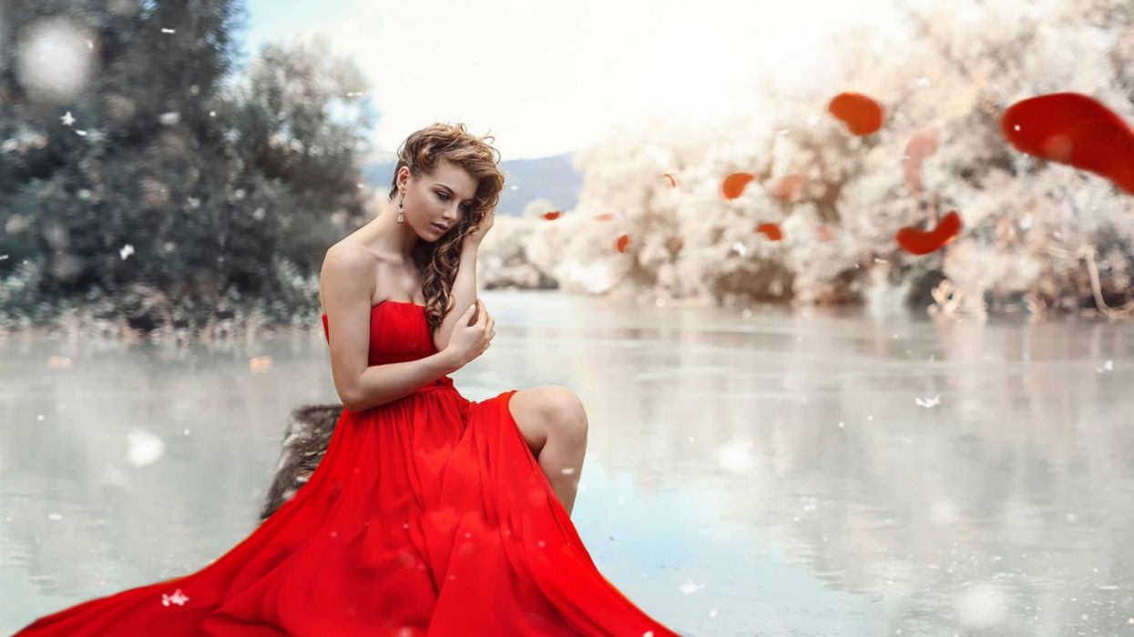 Beautiful woman&;s Red dress girl lake wallpaperx2880