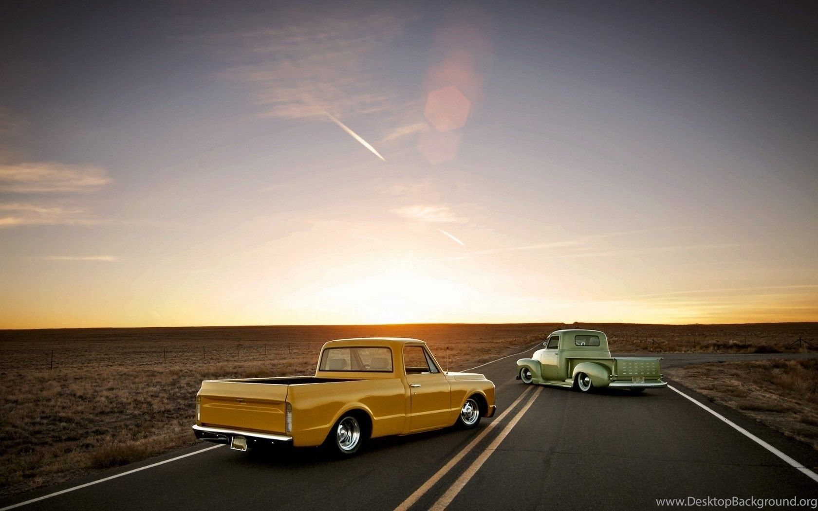 Large Classic Truck Wallpaper