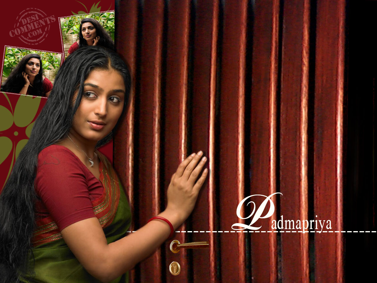 Padmapriya In Saree