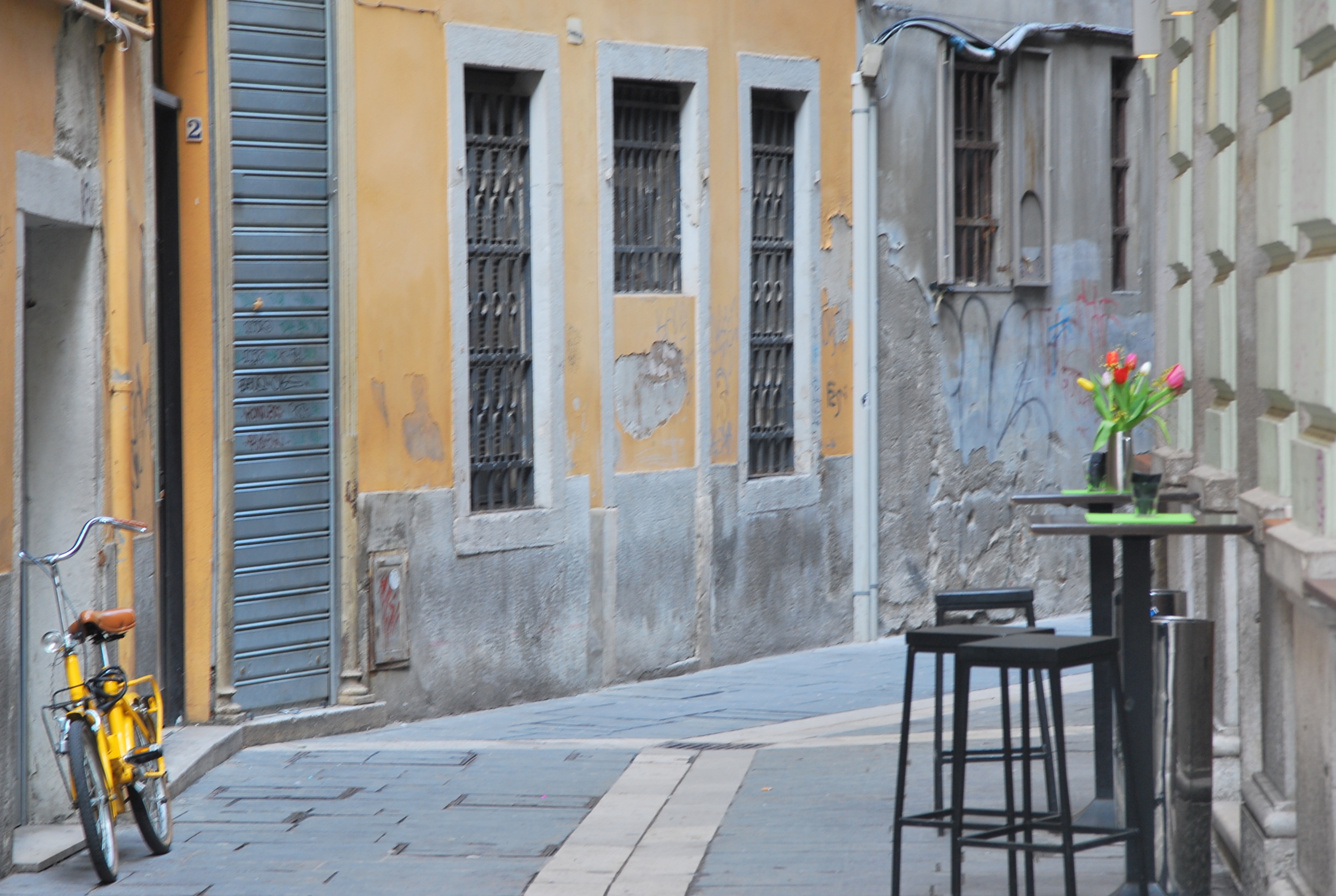 Wallpaper, window, city, street, Italy, bicycle, building, wall, road, table, house, yellow, town, door, Trieste, alley, home, apartment, sidewalk, facade, porch, neighbourhood, real estate, stools 2896x1944