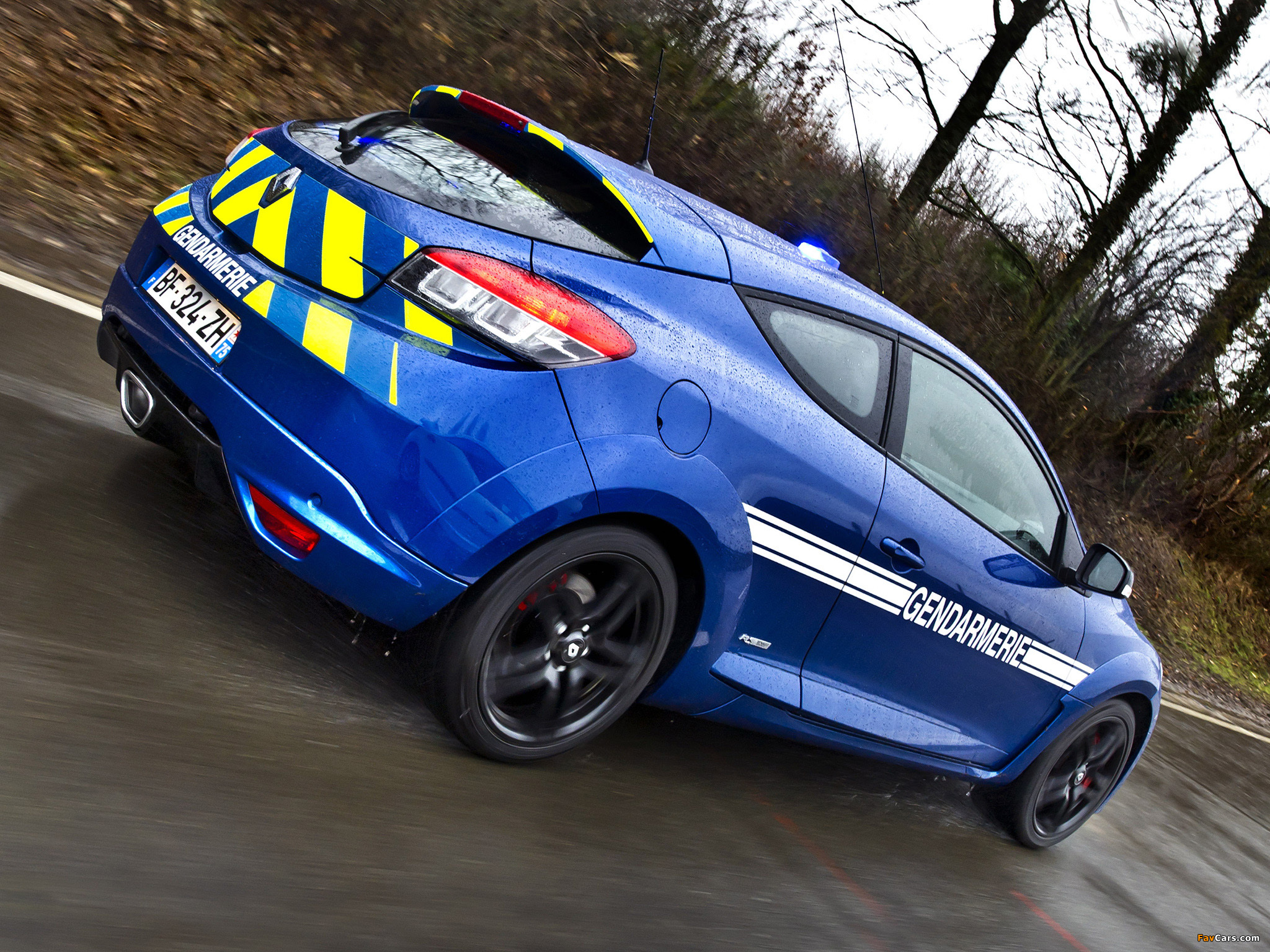Renault Megane RS Gendarmerie 2010 wallpaper (2048x1536)