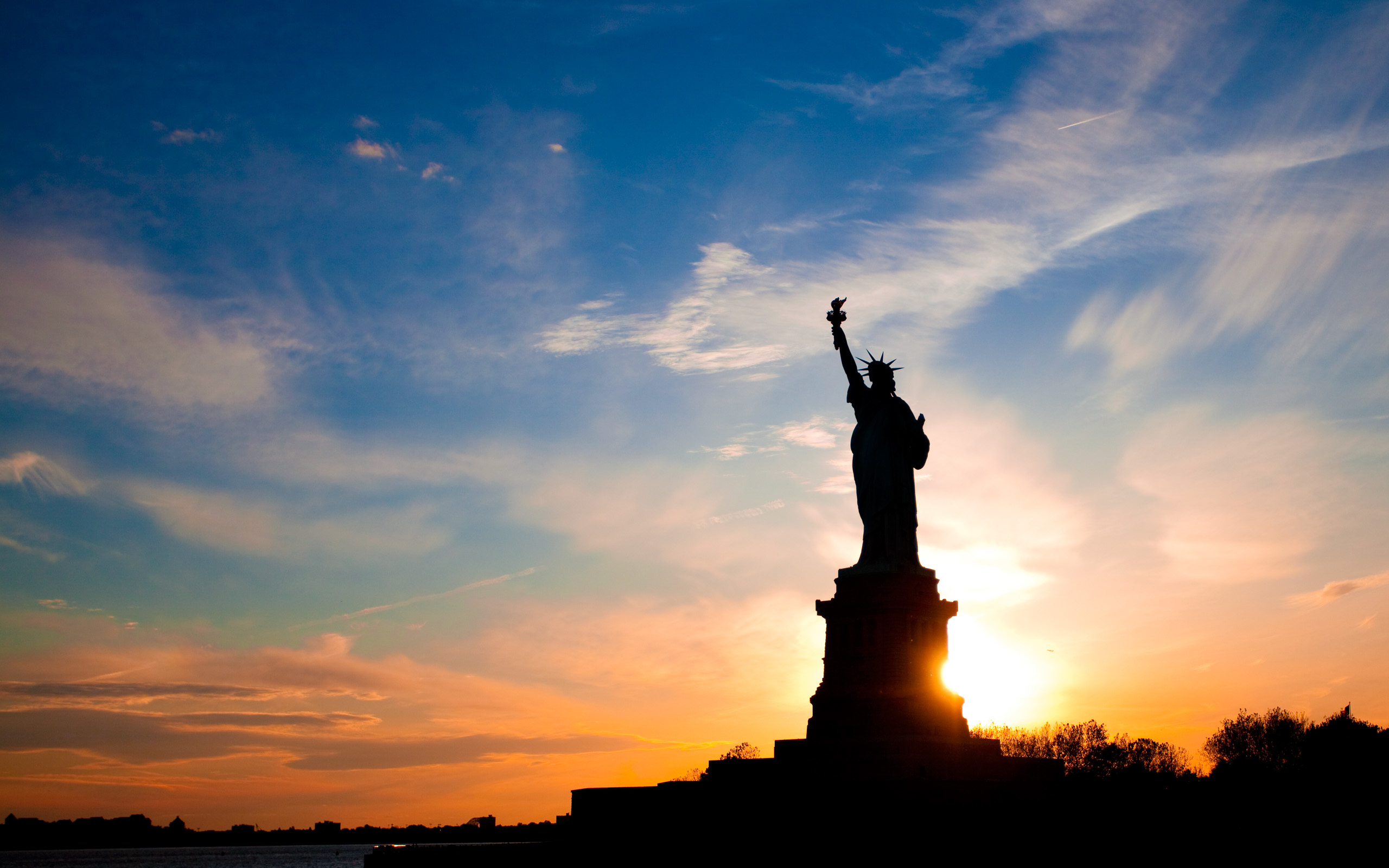 Stunning HD Statue of Liberty Wallpaper