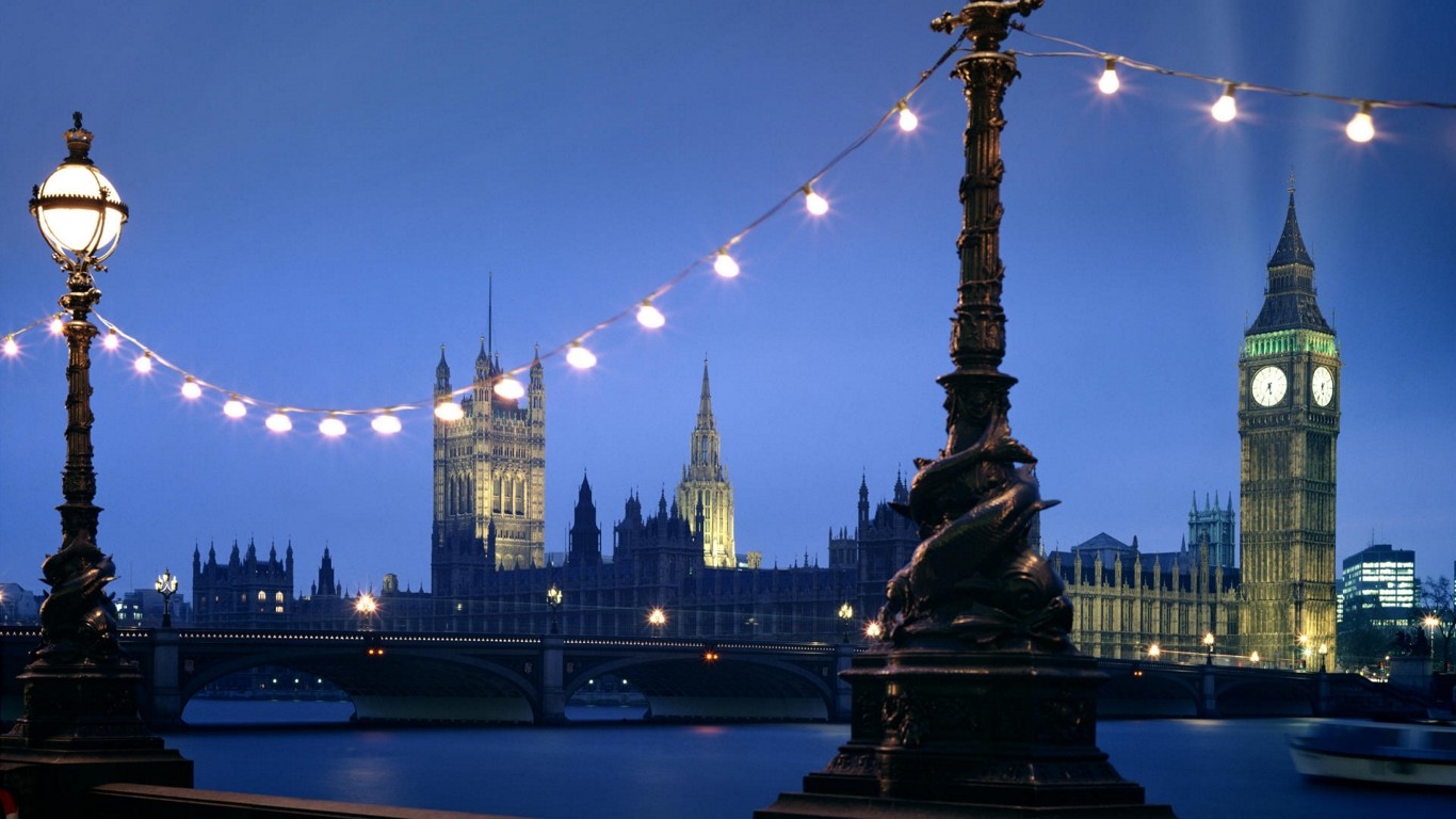 Wallpaper, London, city, cityscape, night, reflection, skyline, skyscraper, evening, tower, bridge, statue, light bulb, dusk, UK, metropolis, River Thames, Westminster, Big Ben, spire, plaza, landmark, human settlement 1366x768