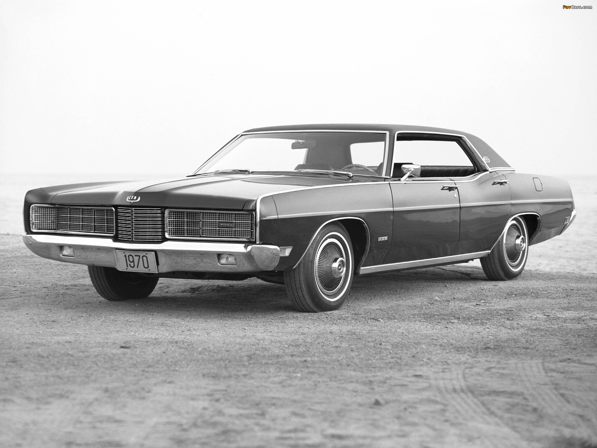 Ford LTD Brougham Hardtop Sedan - (2048x1536)