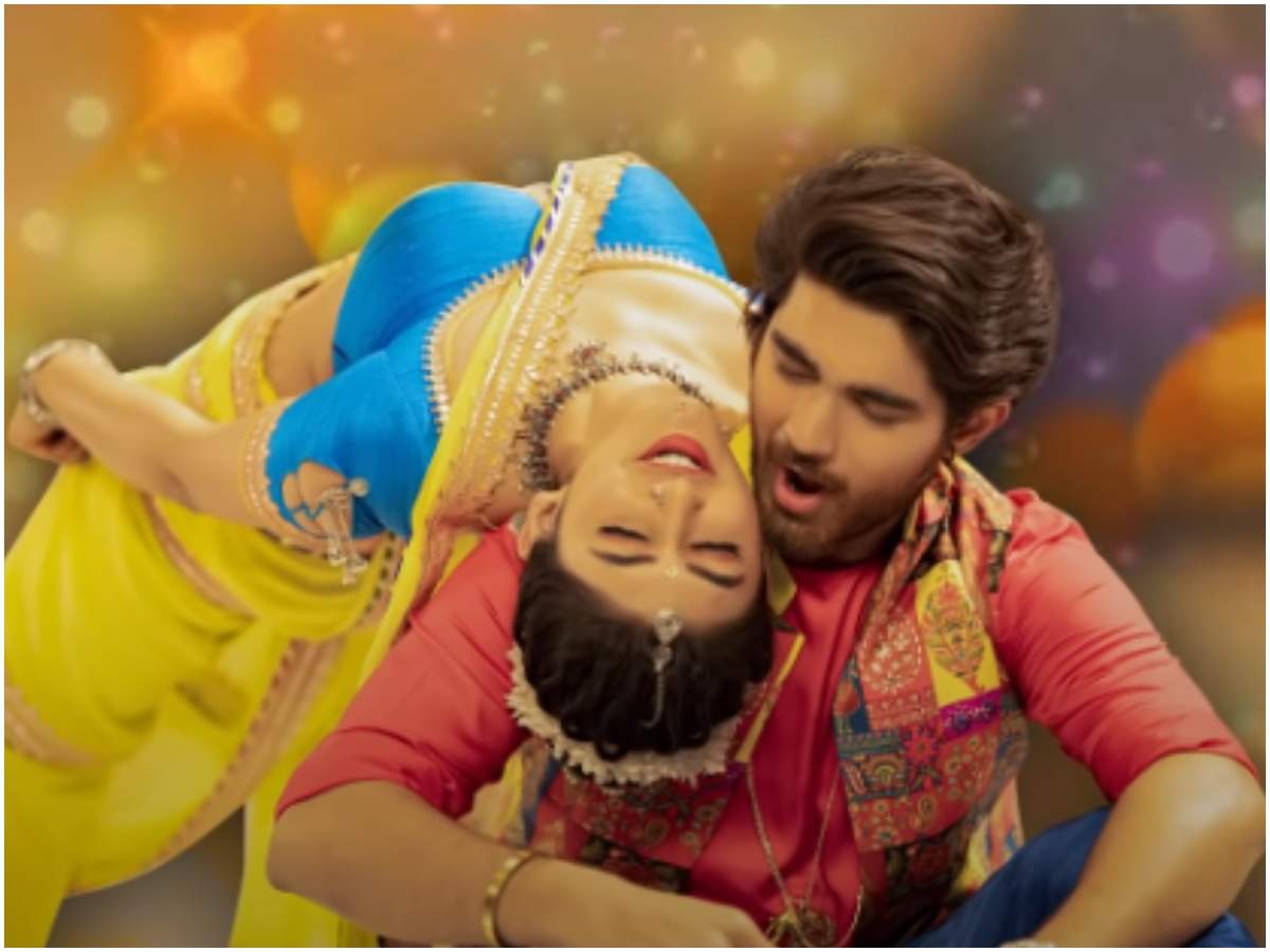 Bujjulu Bujjulu' from Pelli SandaD: Sreeleela shines in the mass number. Telugu Movie News of India