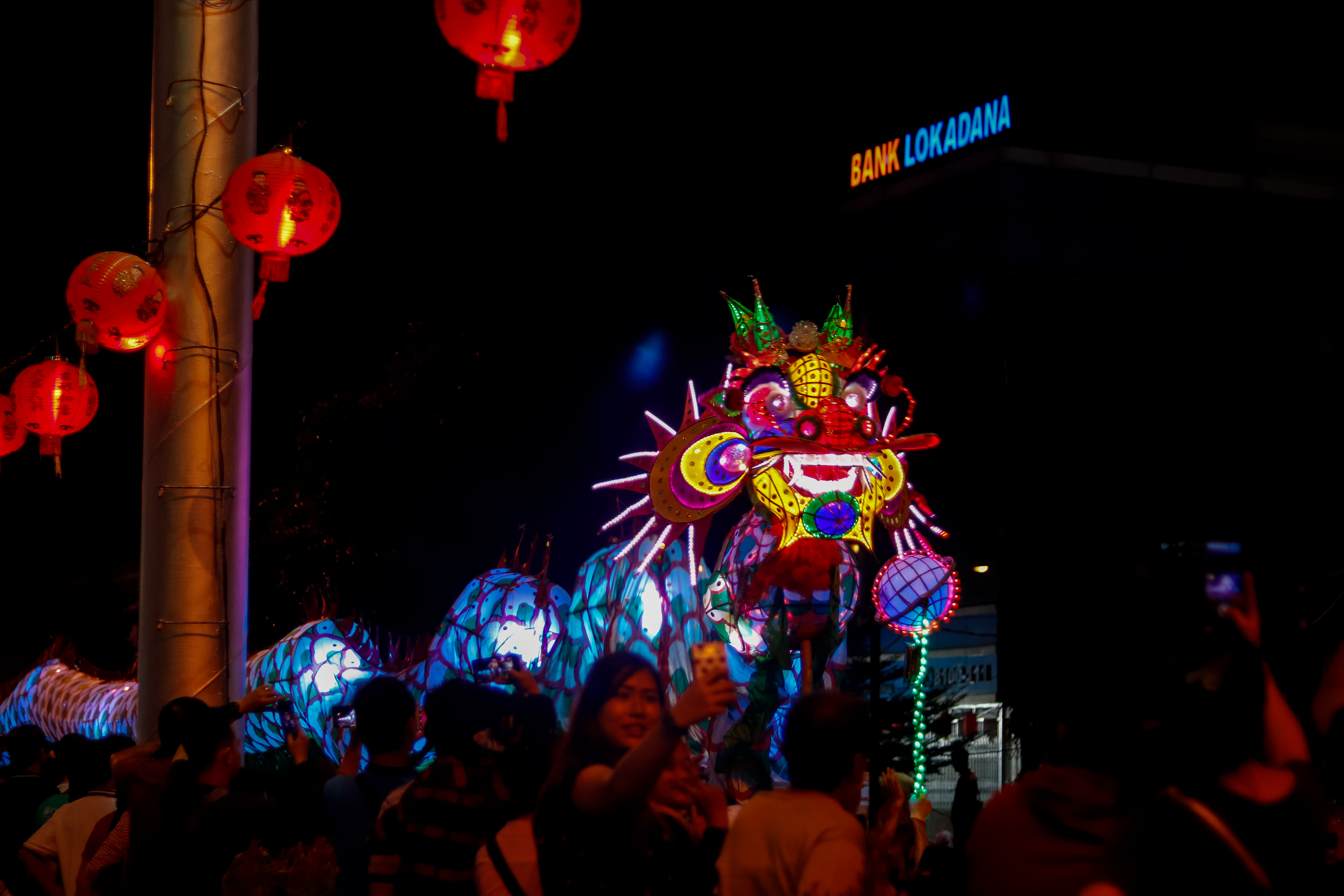 Free Image, dragon, dance, lunar, new, year, chinese, traditional, light, lighting, event, crowd, night, performance, tree, fete, mid autumn festival, party, holiday, stage 6000x4000