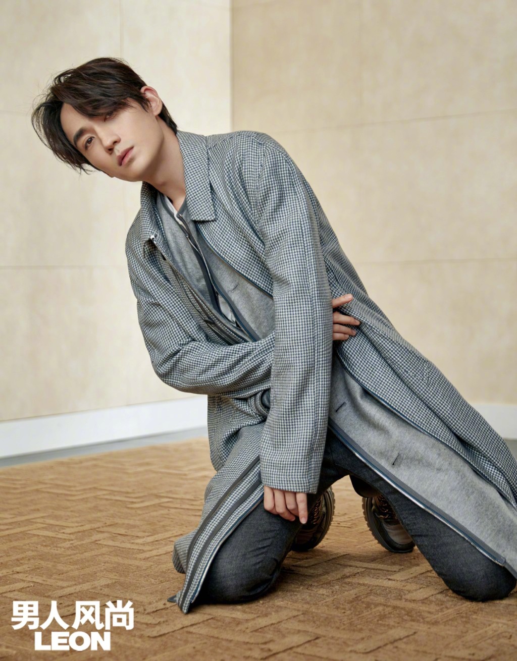 Actor Zhu Yilong covers the fashion magazine