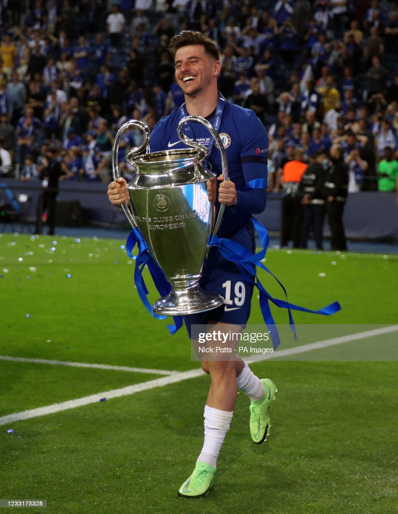 Chelsea's Mason Mount lifts the Trophy following victory over Chelsea. News Photo