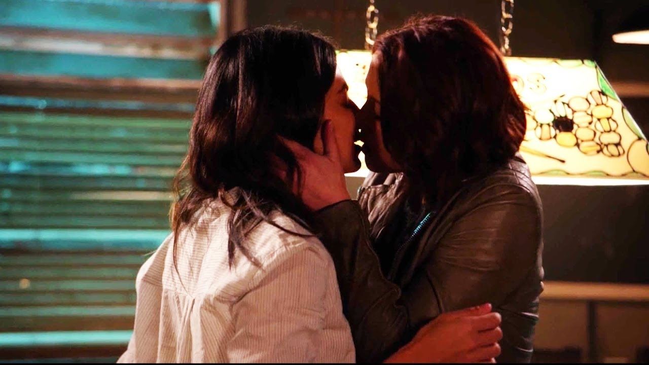 Maggie & Alex deserved to be happy with You. Alex and maggie, Alex and maggie supergirl, Supergirl alex