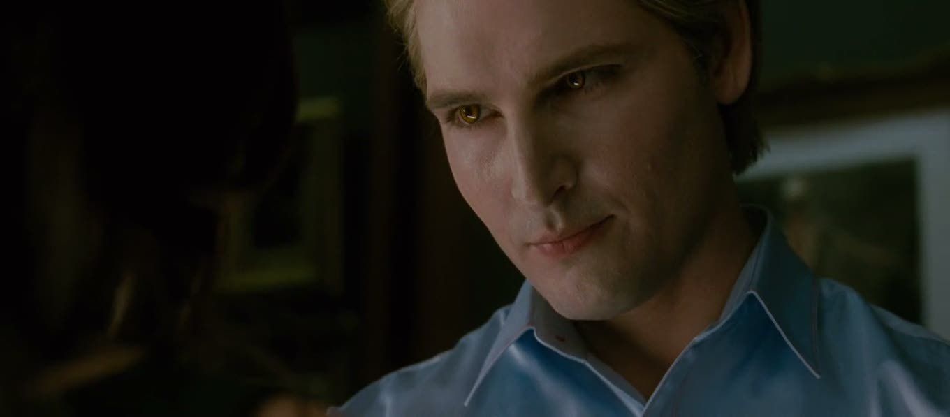 Carlisle Cullen Image: Carlisle Cullen New Moon. Twilight new moon, Twilight saga books, New moon