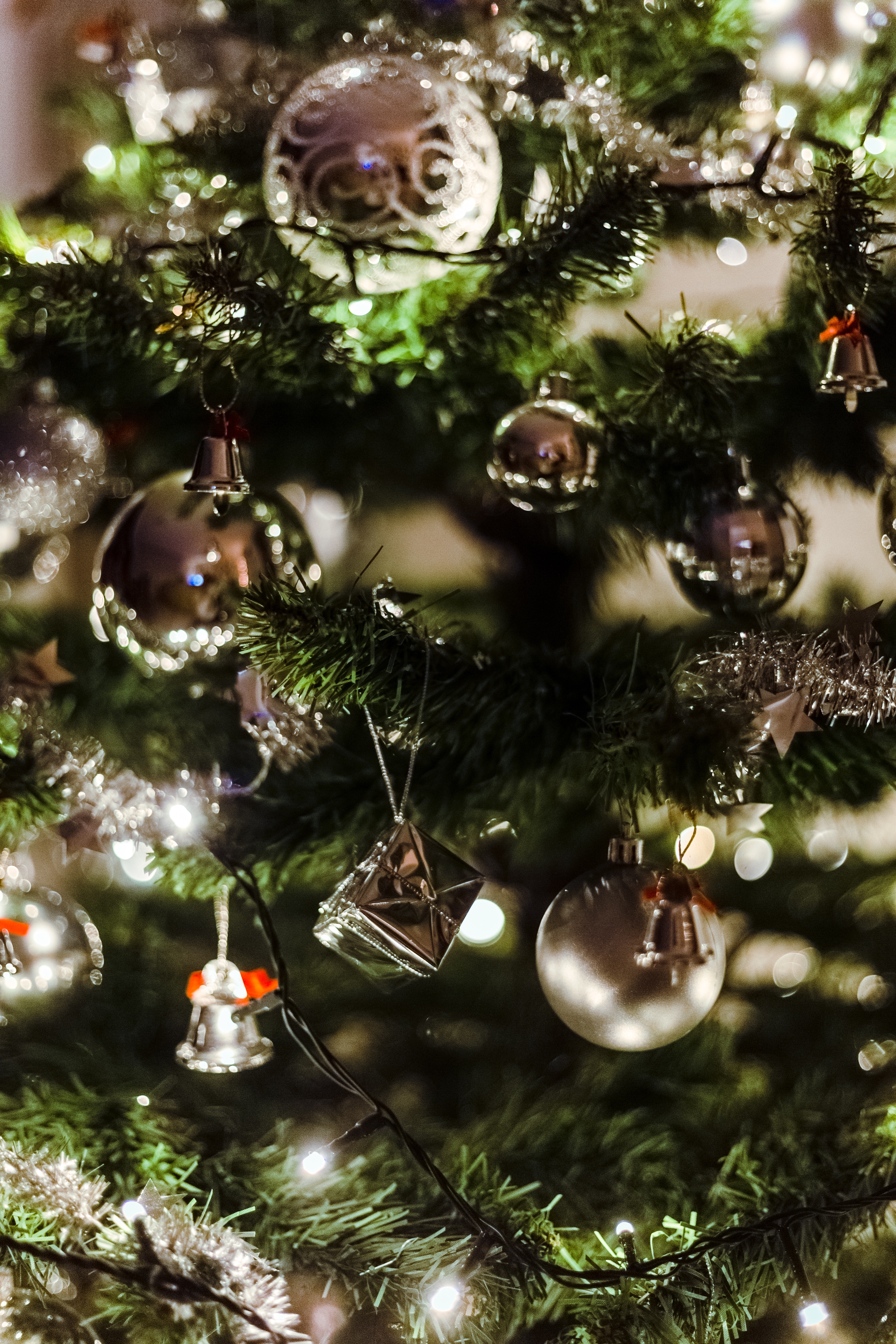 Close Up Photography of Christmas Tree and Baubles · Free