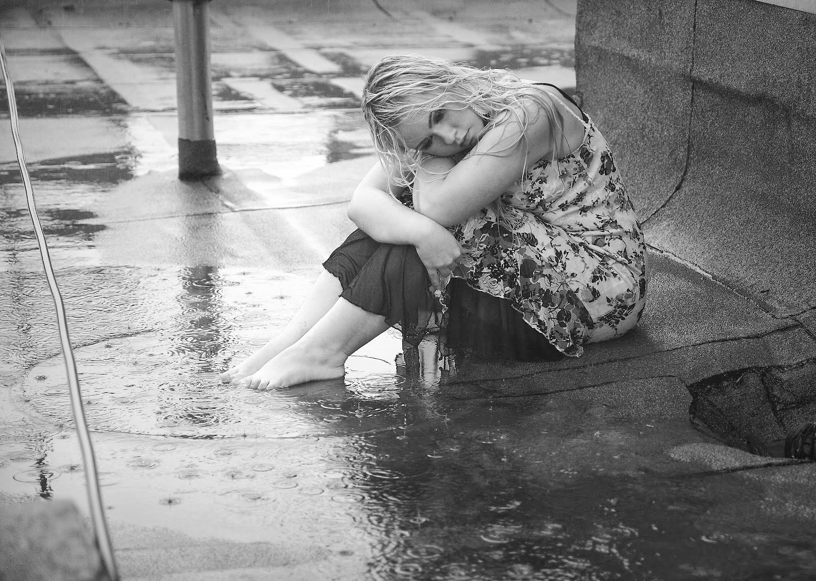 alone girl in love sad in rain