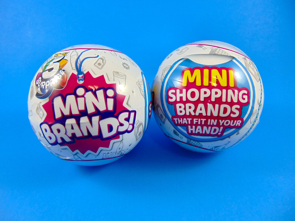 5 Surprise Mini Brands Collectible Capsule Ball (Zuru)