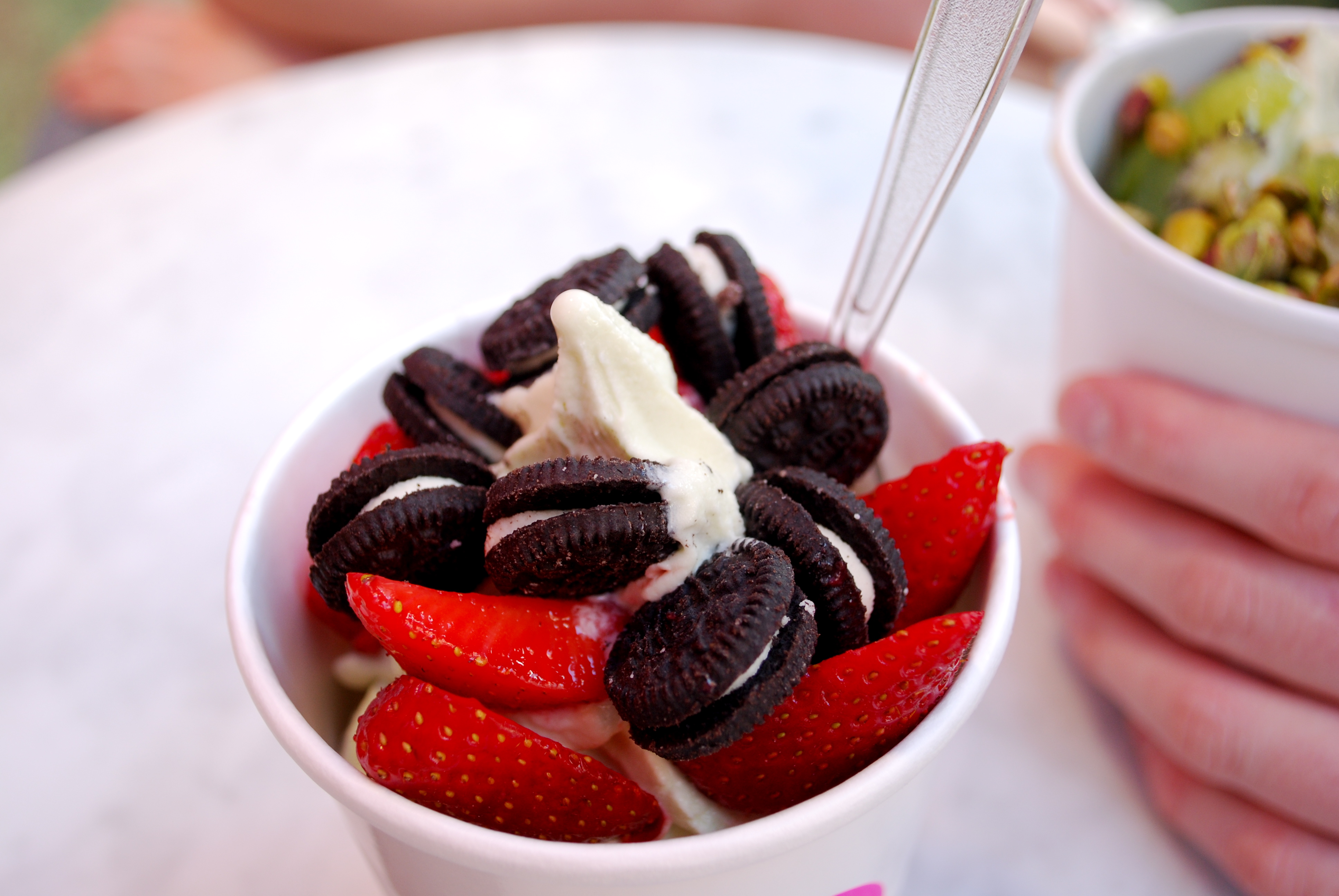 Wallpaper, food, London, fruit, dessert, Nikon, eating, strawberries, eat, yoghurt, yogurt, Oreos, snog, frozenyogurt, nikond60, frozenyoghurt, londoneateries 3872x2592