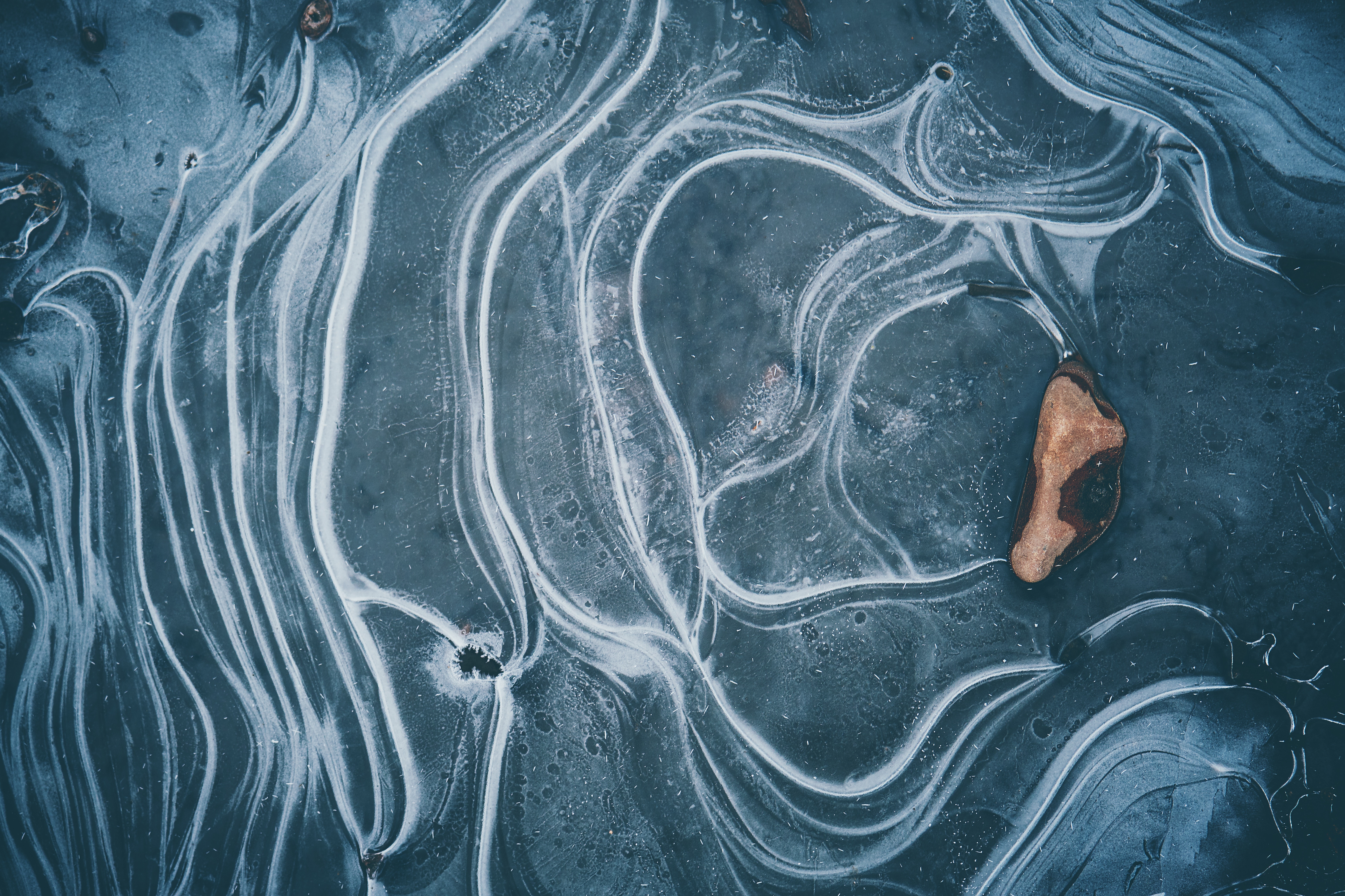6240x4160 #ripple, #oil spill, #water, #rock, #ice, #winter, #blue, #pattern, #texture, #ornament, #fractal, #cold, #tar, #nature, #art, #sand, #wallpaper, #Free , #outdoors, #painting, #soil. Mocah HD Wallpaper