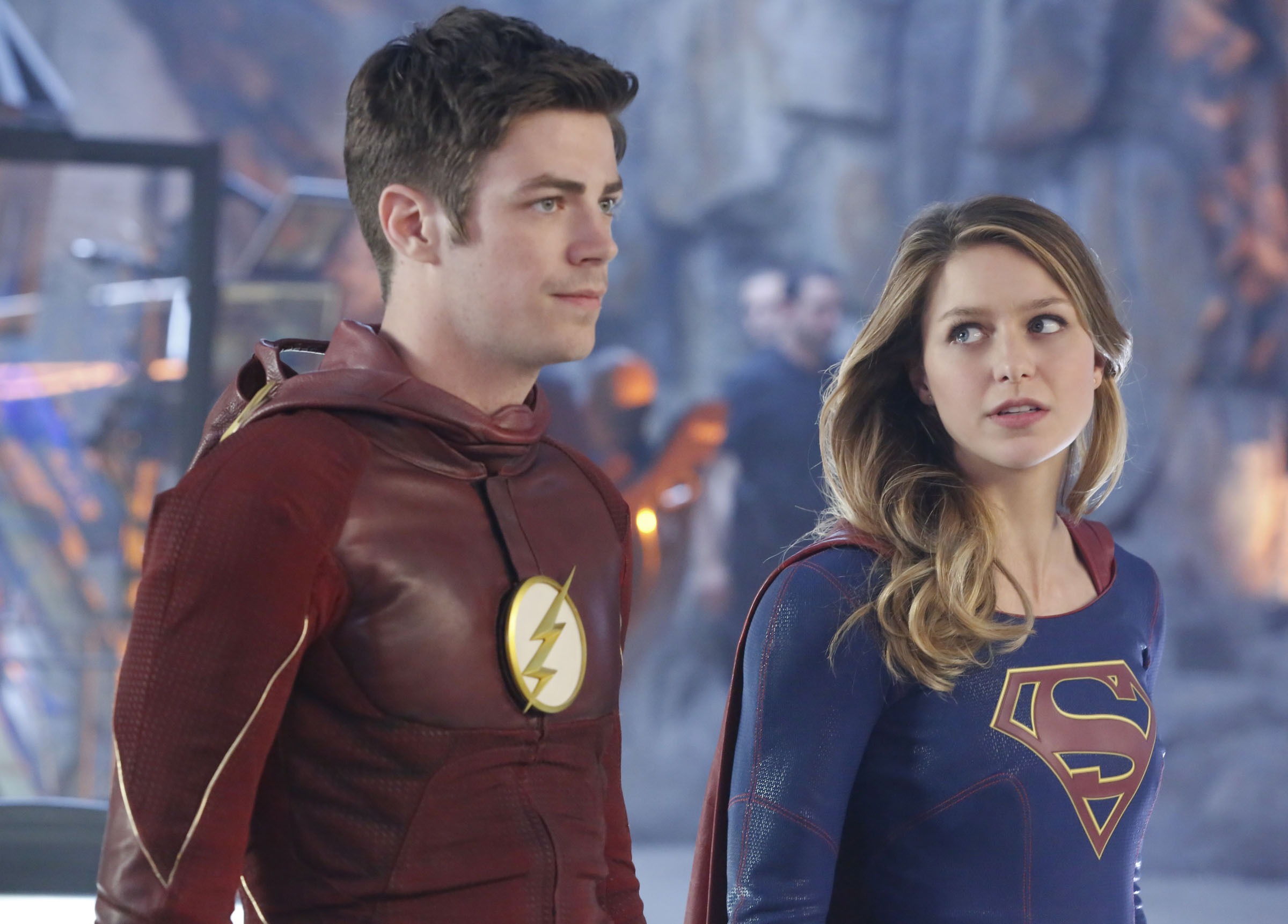 Flash, Supergirl meet up for superfriendly crossover