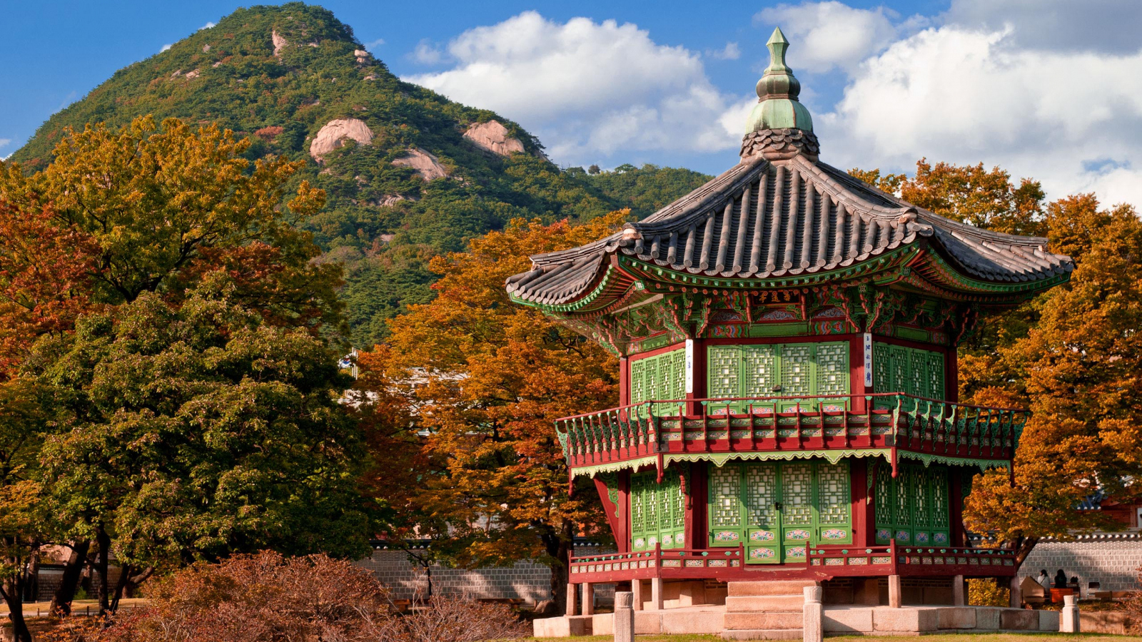 Free download Gyeongbok Palace in Autumn South Korea Breeze Asia [2560x1714] for your Desktop, Mobile & Tablet. Explore South Korea Wallpaper. Cute Korean Wallpaper, Korea Wallpaper, Korean Wallpaper Desktop
