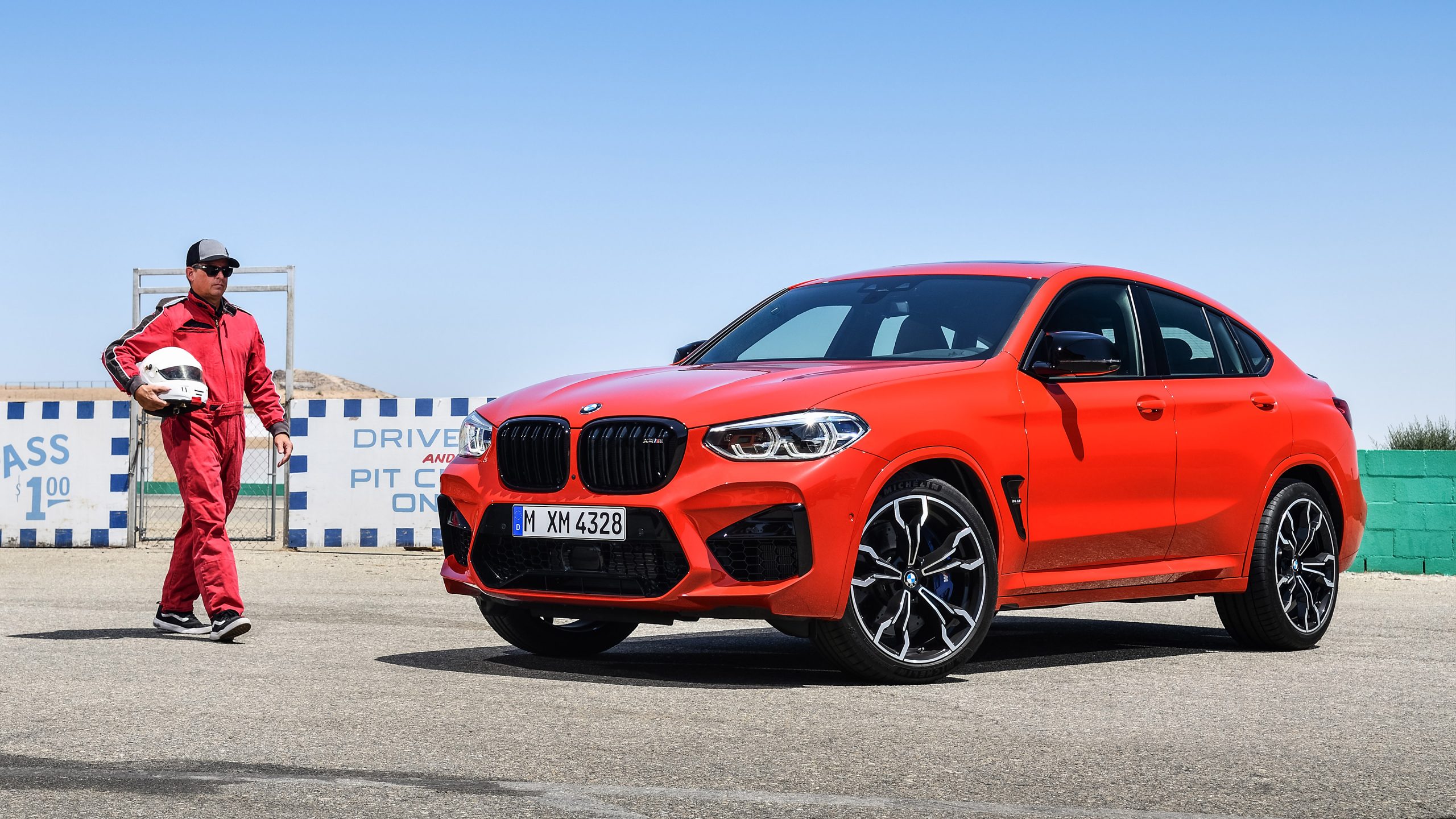 BMW X4 M Competition Wallpaper
