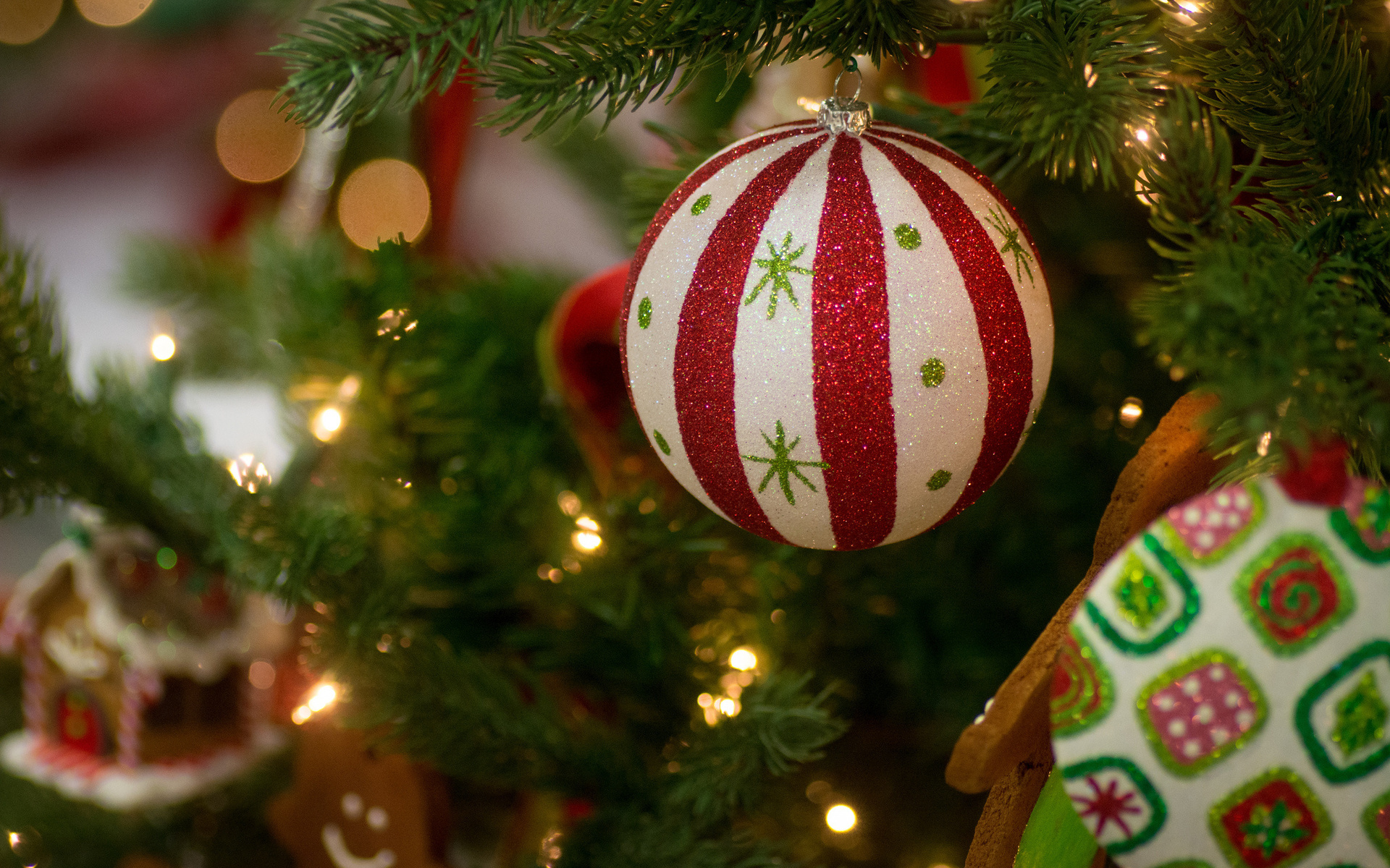 Desktop Christmas Ornaments Wallpapers - Wallpaper Cave