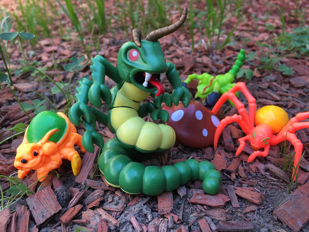 A Simple Game of Centipede. Well, can you defend the garden