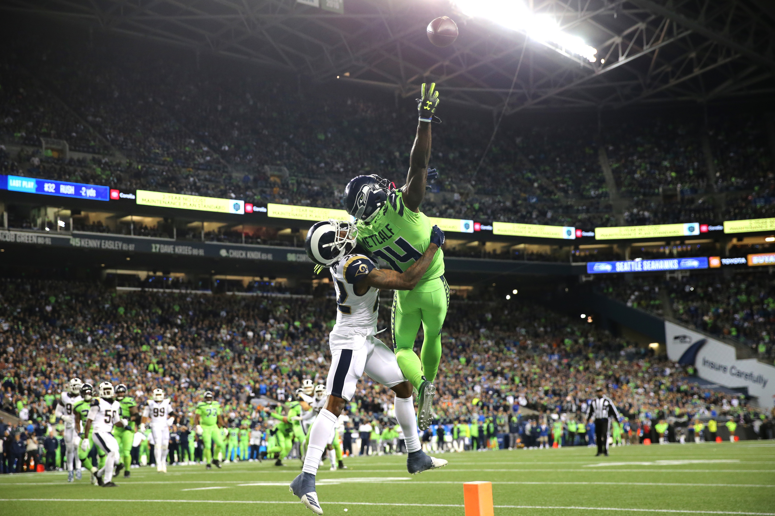 Dk Metcalf And Russell Wilson Wallpapers Wallpaper Cave