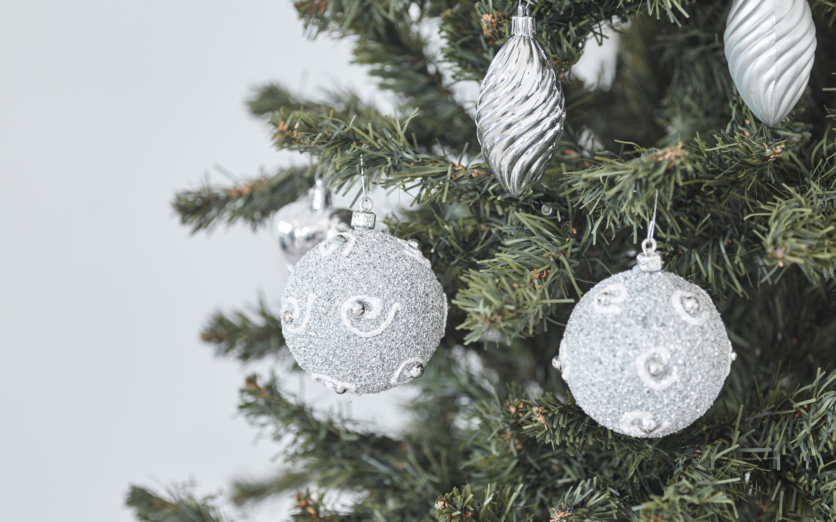 Download wallpaper Silver Christmas balls, tree, New Year, gray background, blur, silver Christmas background, Happy New Year, Christmas for desktop with resolution 2880x1800. High Quality HD picture wallpaper