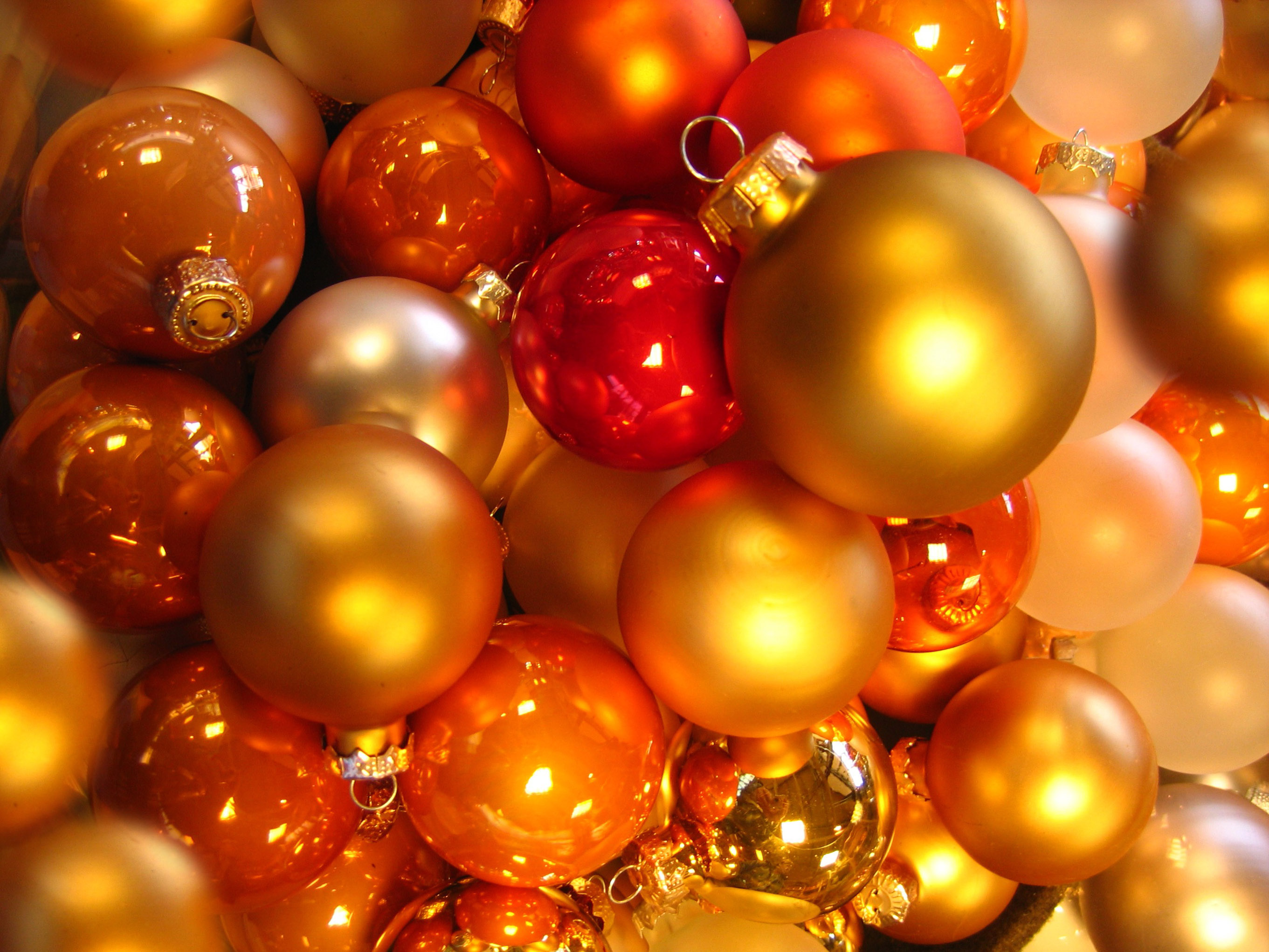 Great Ball or Bauble Themed Free Christmas Wallpaper or Christmas Background Image