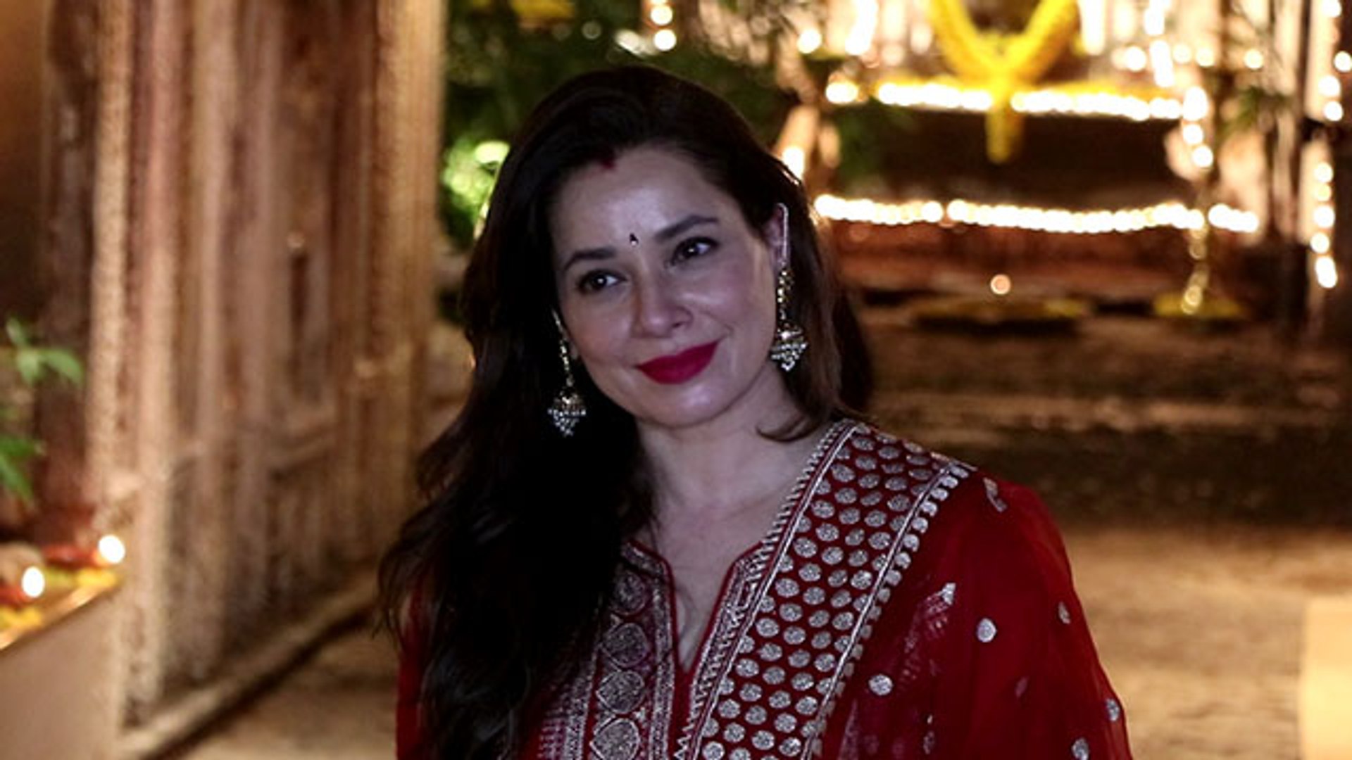Neelam Kothari flaunts her Karwa Chauth look at Anil Kapoor House