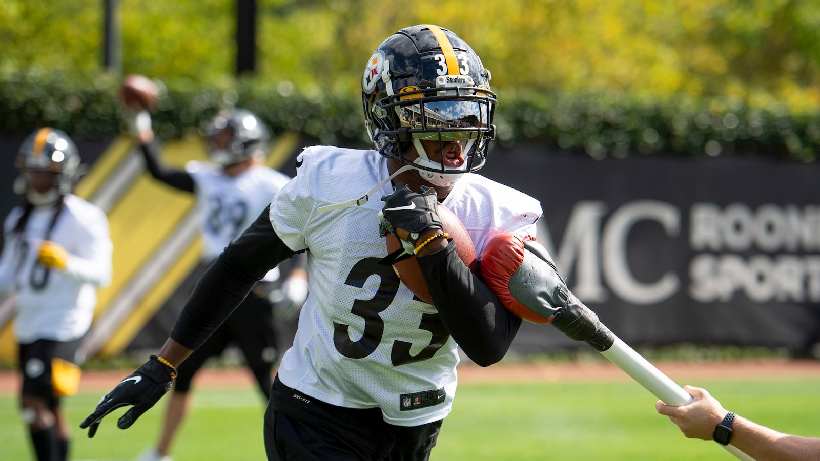 Steelers elevate Edmunds from practice squad