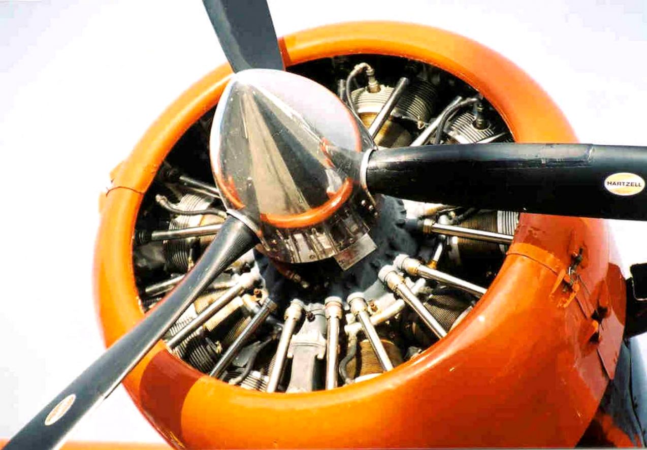 Old Aircraft Propeller Engine Close Up Photo HD Wallpaper