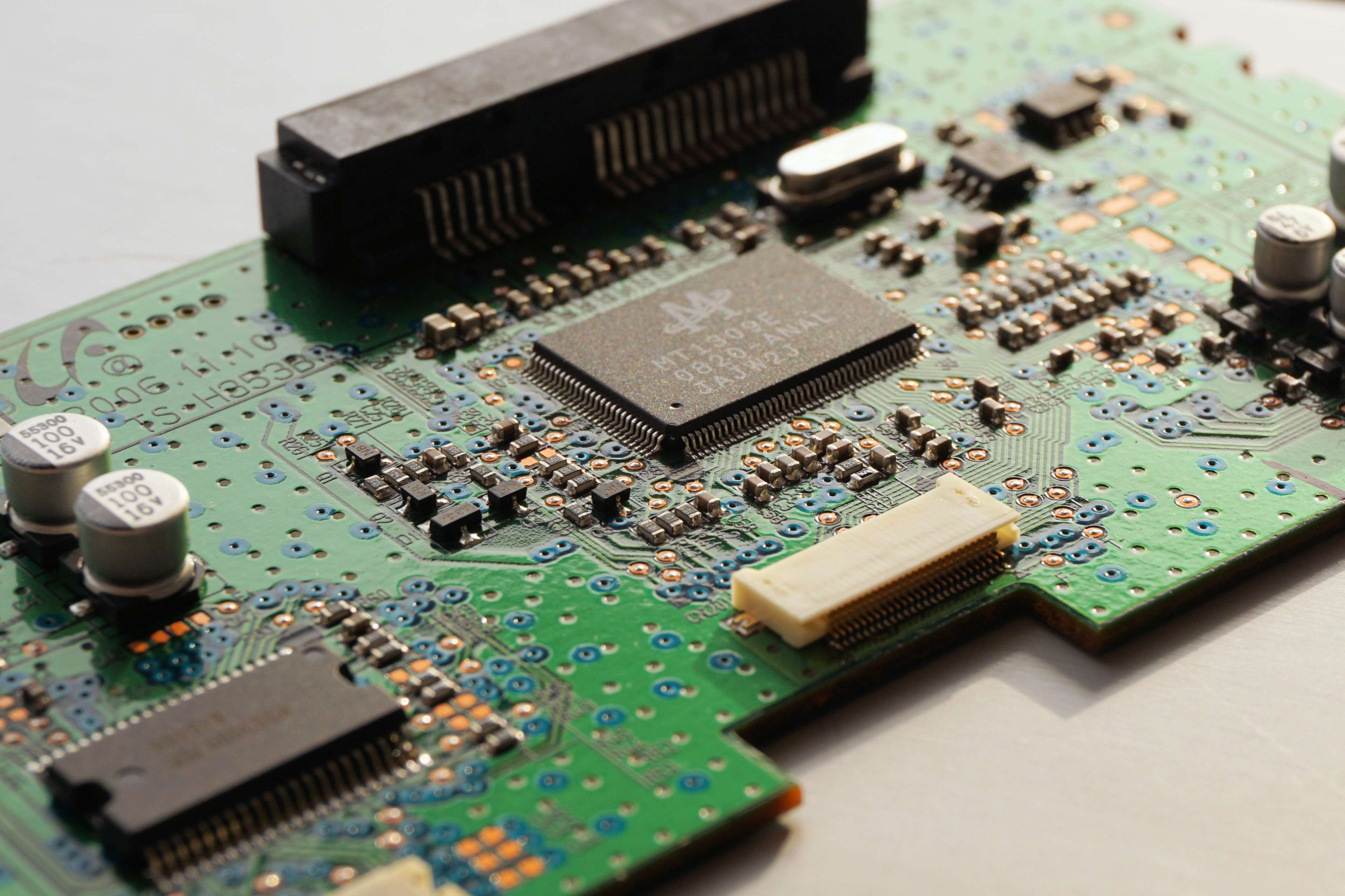 board, chip, circuits, close up, electronics, microprocessor 4k wallpaper