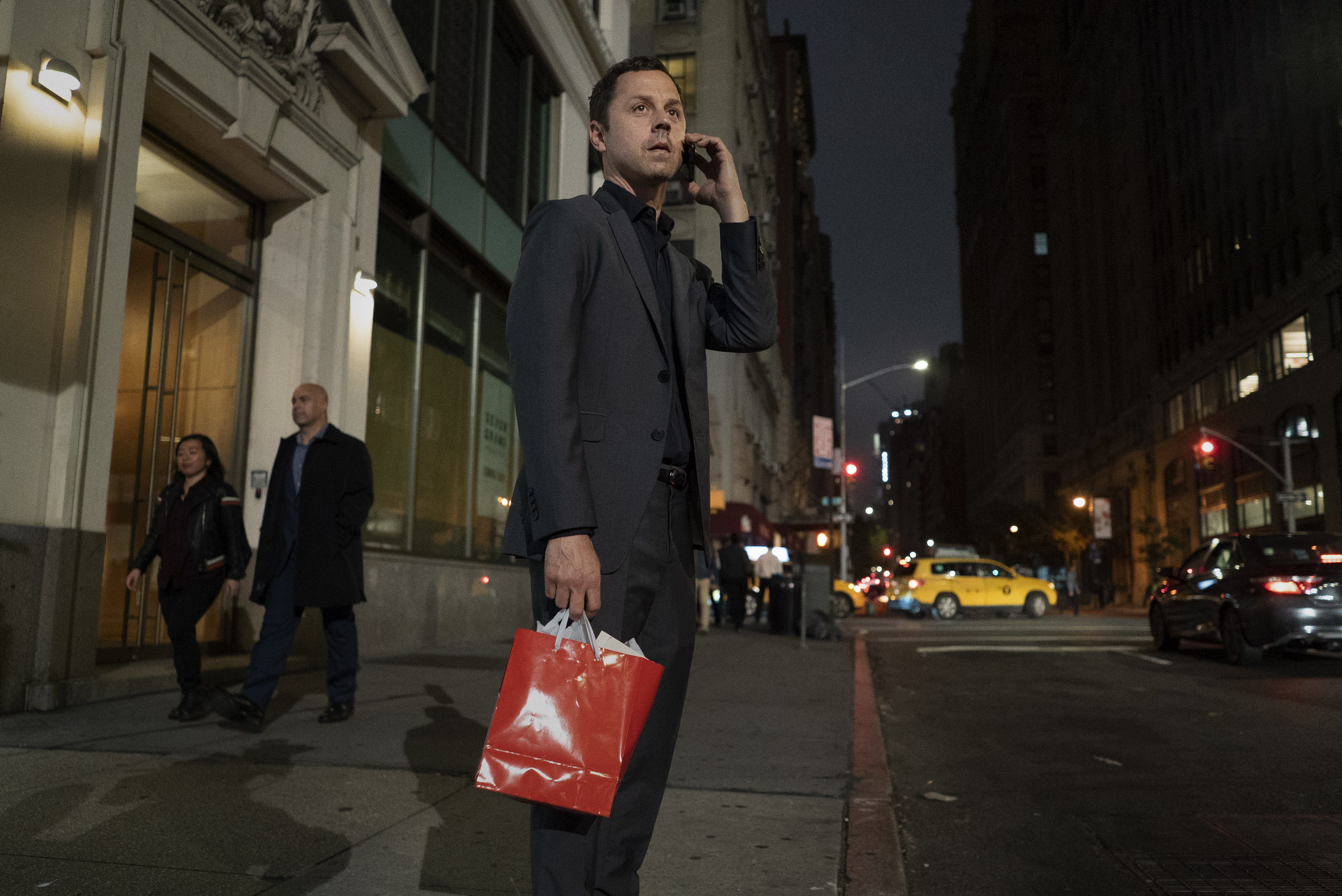 Sneaky Pete on Cancelled or Season 4? (Release Date) + renewed TV shows Series Finale