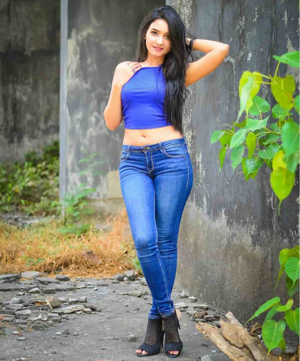 Palak Agarwal Famous Indian Female Model, Beautiful Looks and Excellent Figure Model