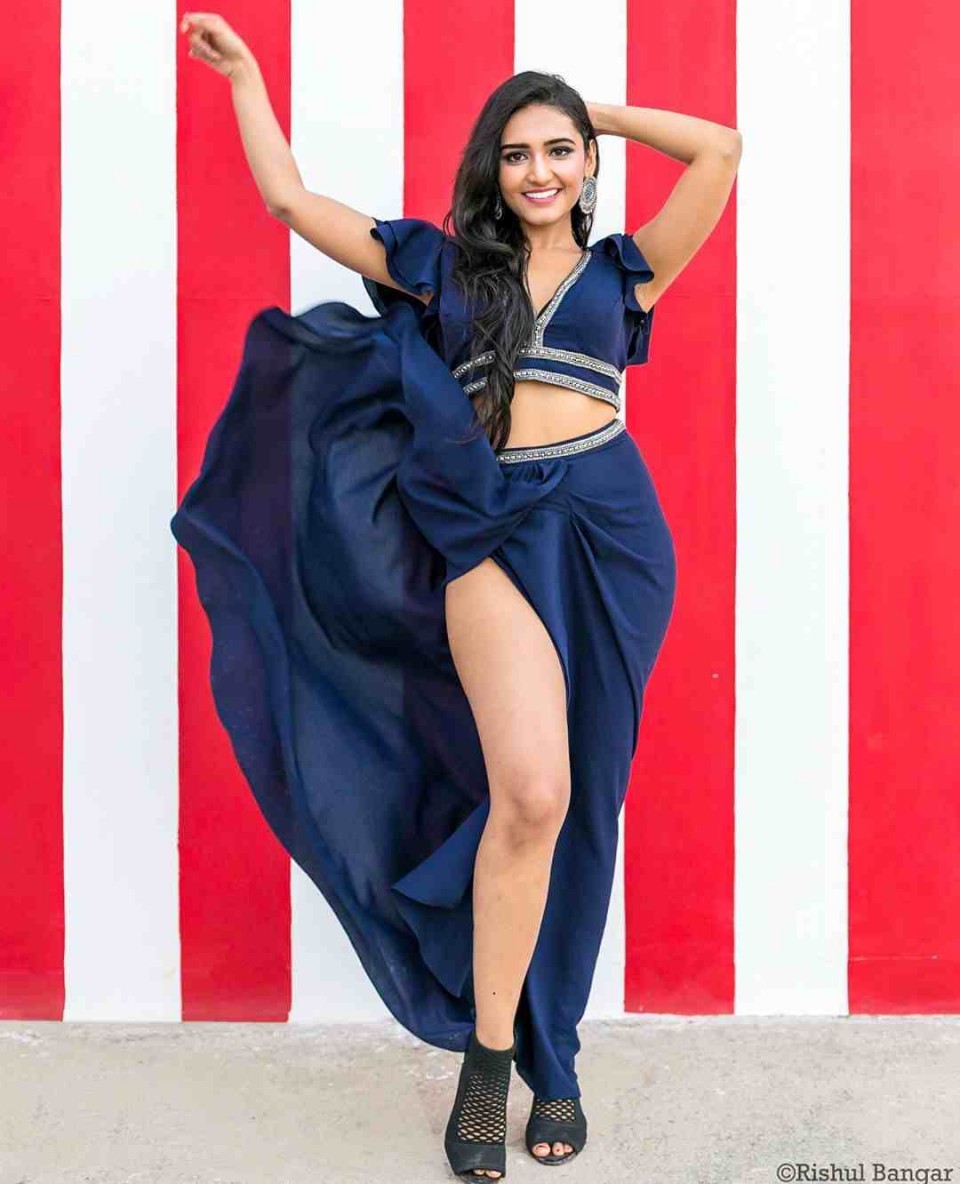 Palak Agarwal Famous Indian Female Model, Beautiful Looks and Excellent Figure Model