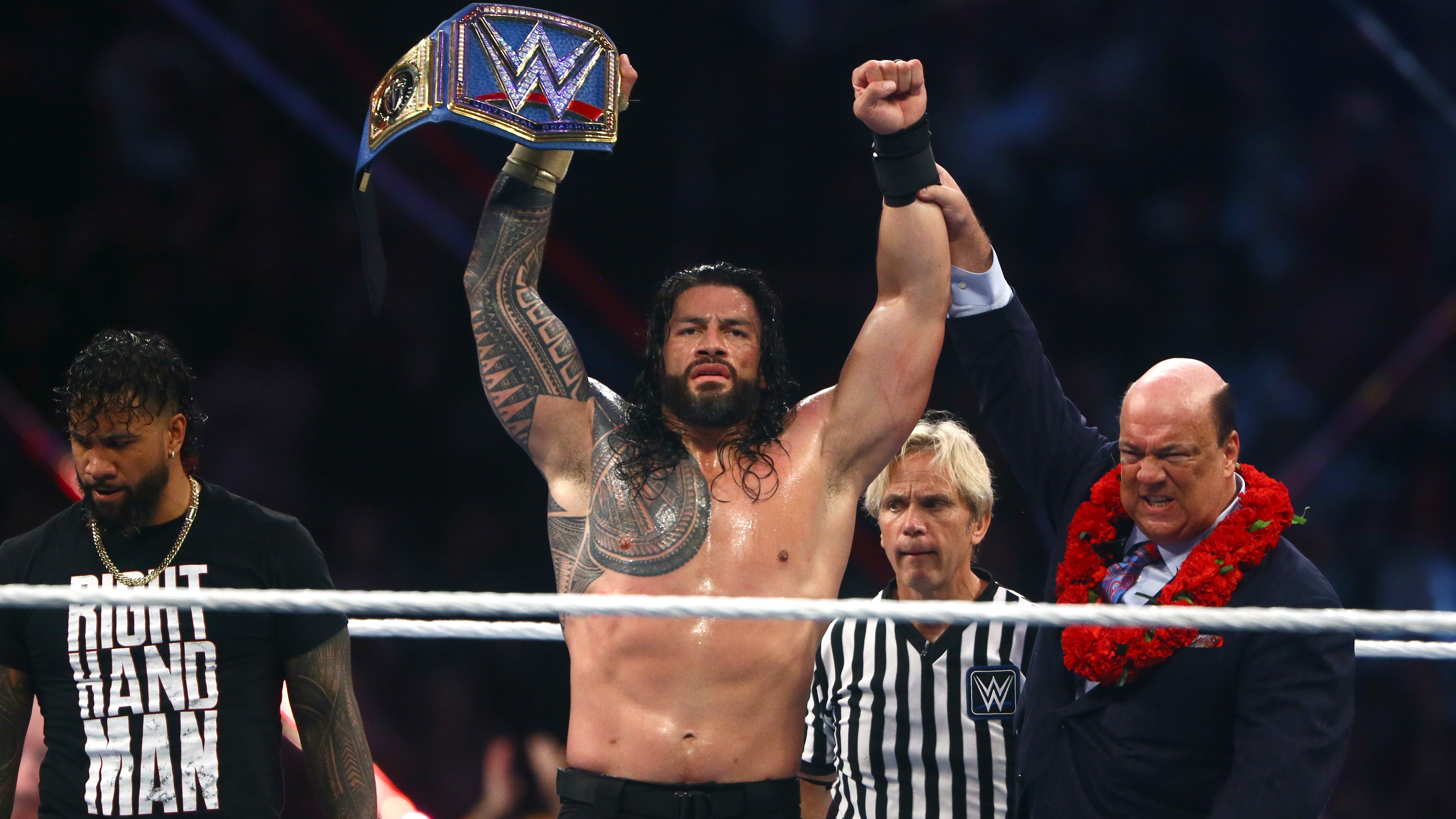 Roman Reigns embraces new heel role at WrestleMania, retains WWE Universal ...