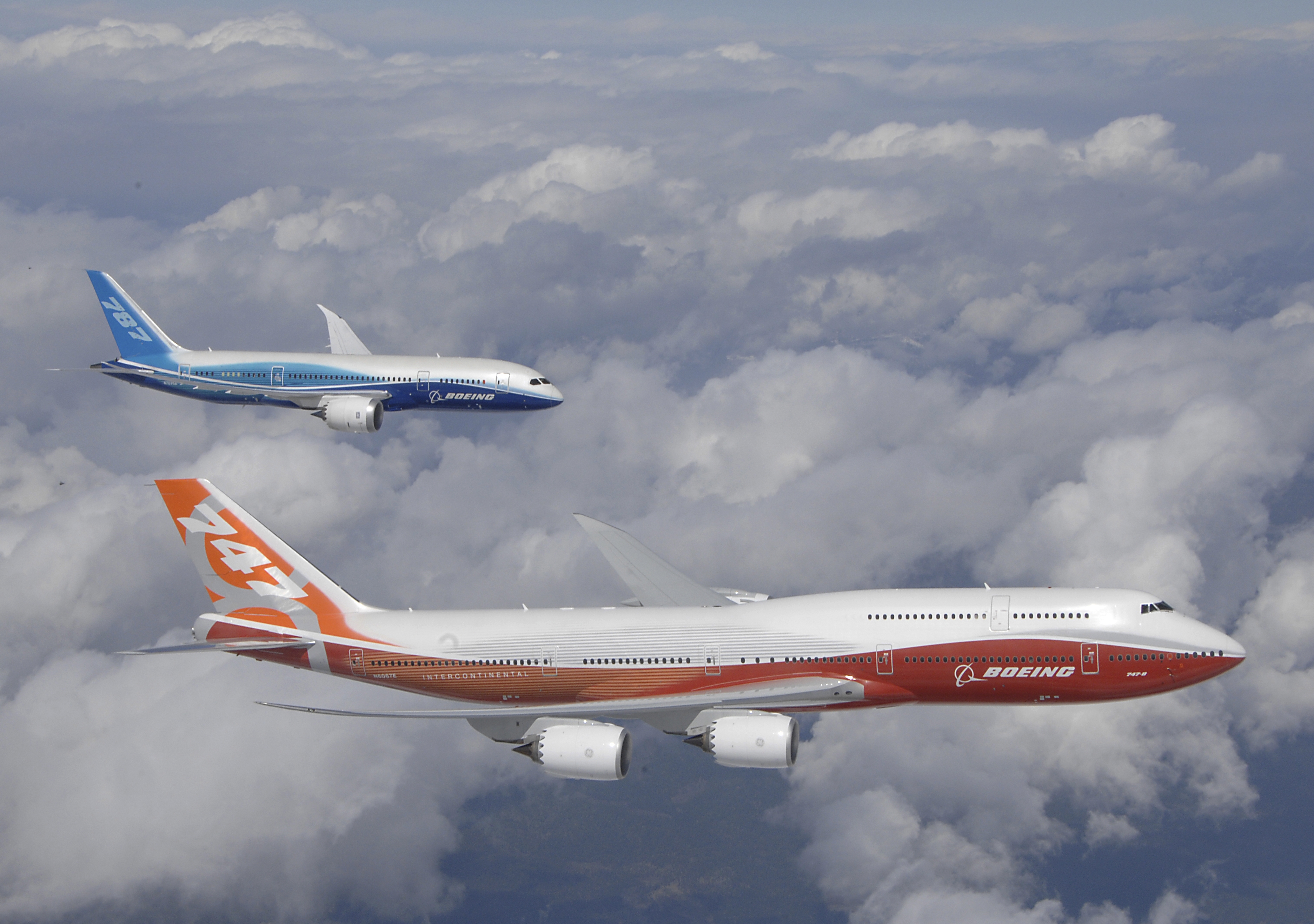 Rad Photo: The Boeing 787 Dreamliner And Boeing 747 8 Intercontinental Flying Side By Side