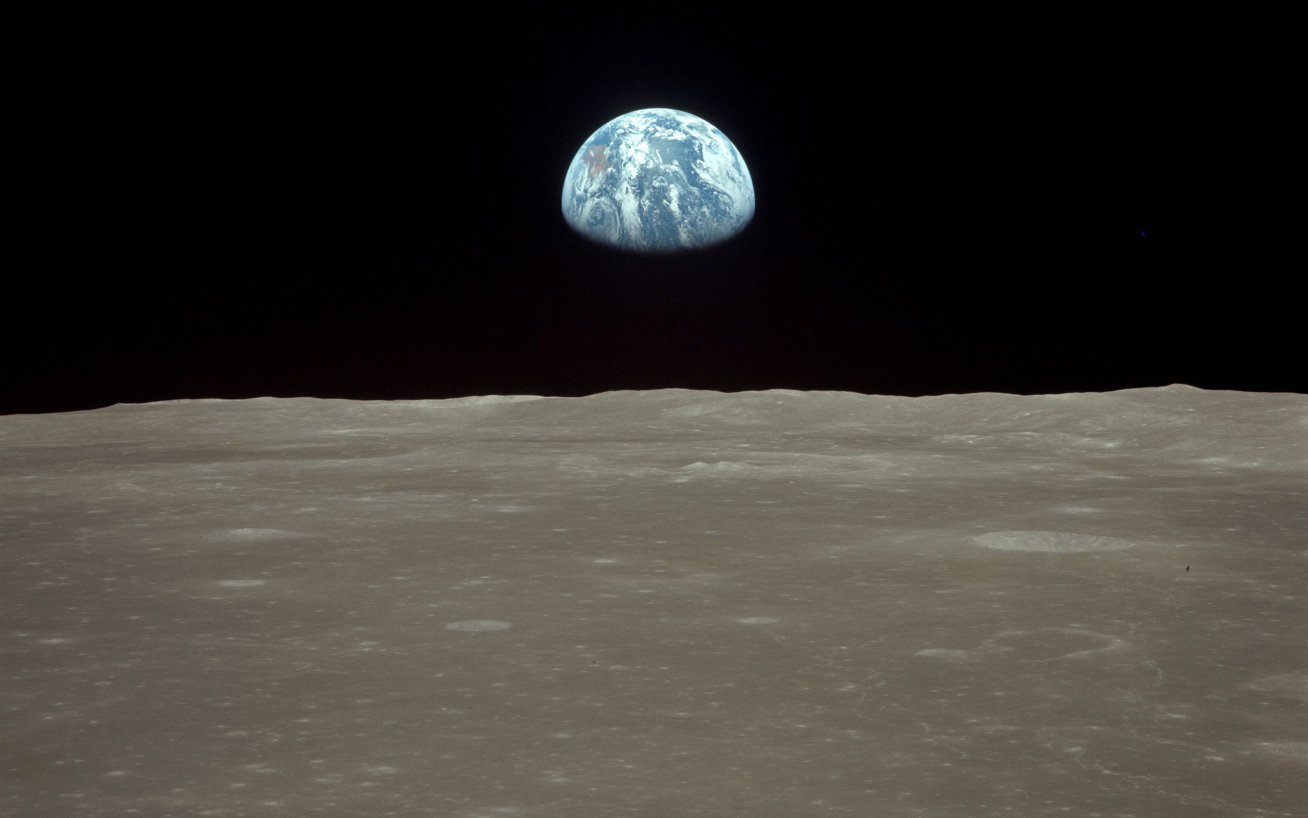 Wow Japans moon probe updates Earthrise