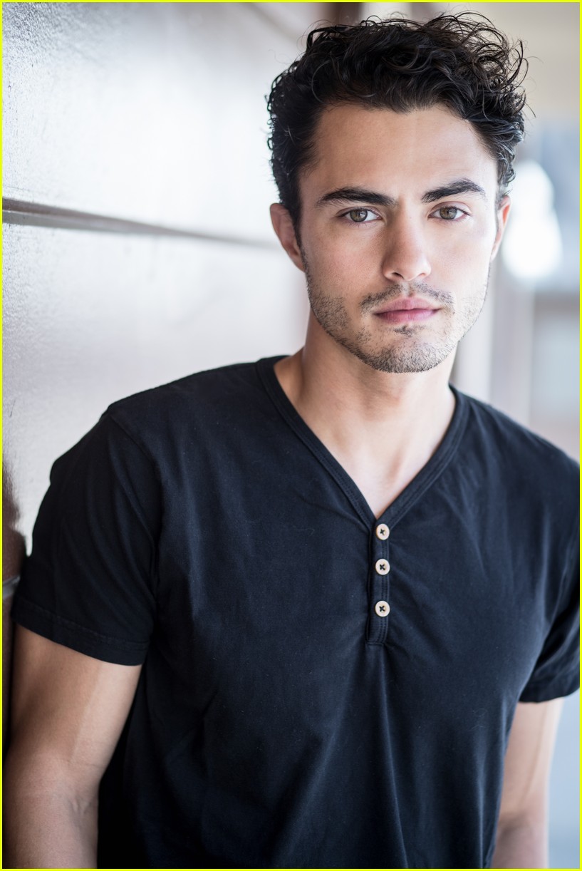 Get to Know 'Never Have I Ever' Actor Darren Barnet with These 10 Fun Facts! (Exclusive): Photo 4456183 Fun Facts, Darren Barnet, Exclusive Picture